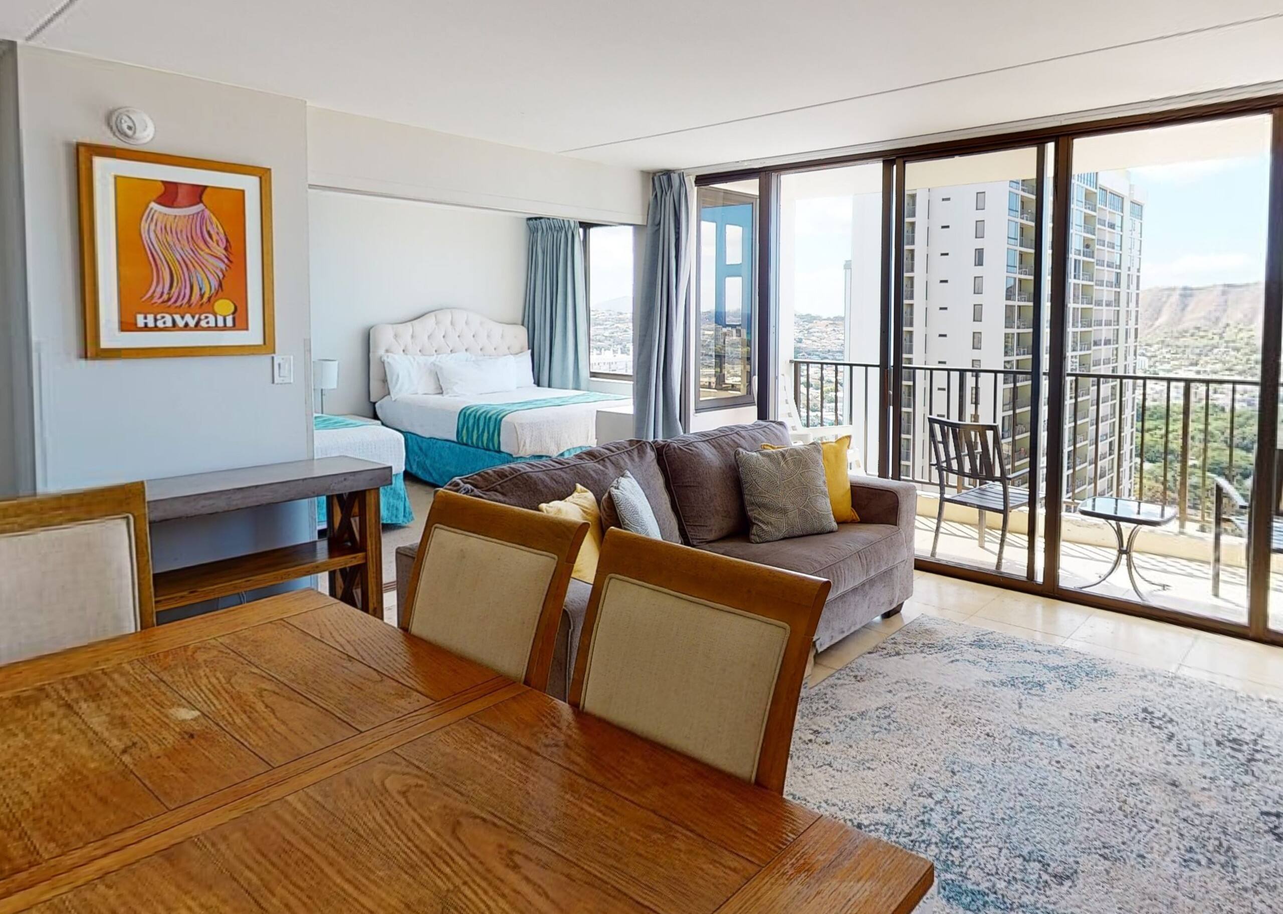 Condo in Honolulu · ★4.32 · 1 bedroom · 3 beds · 1 private bath - Image 9