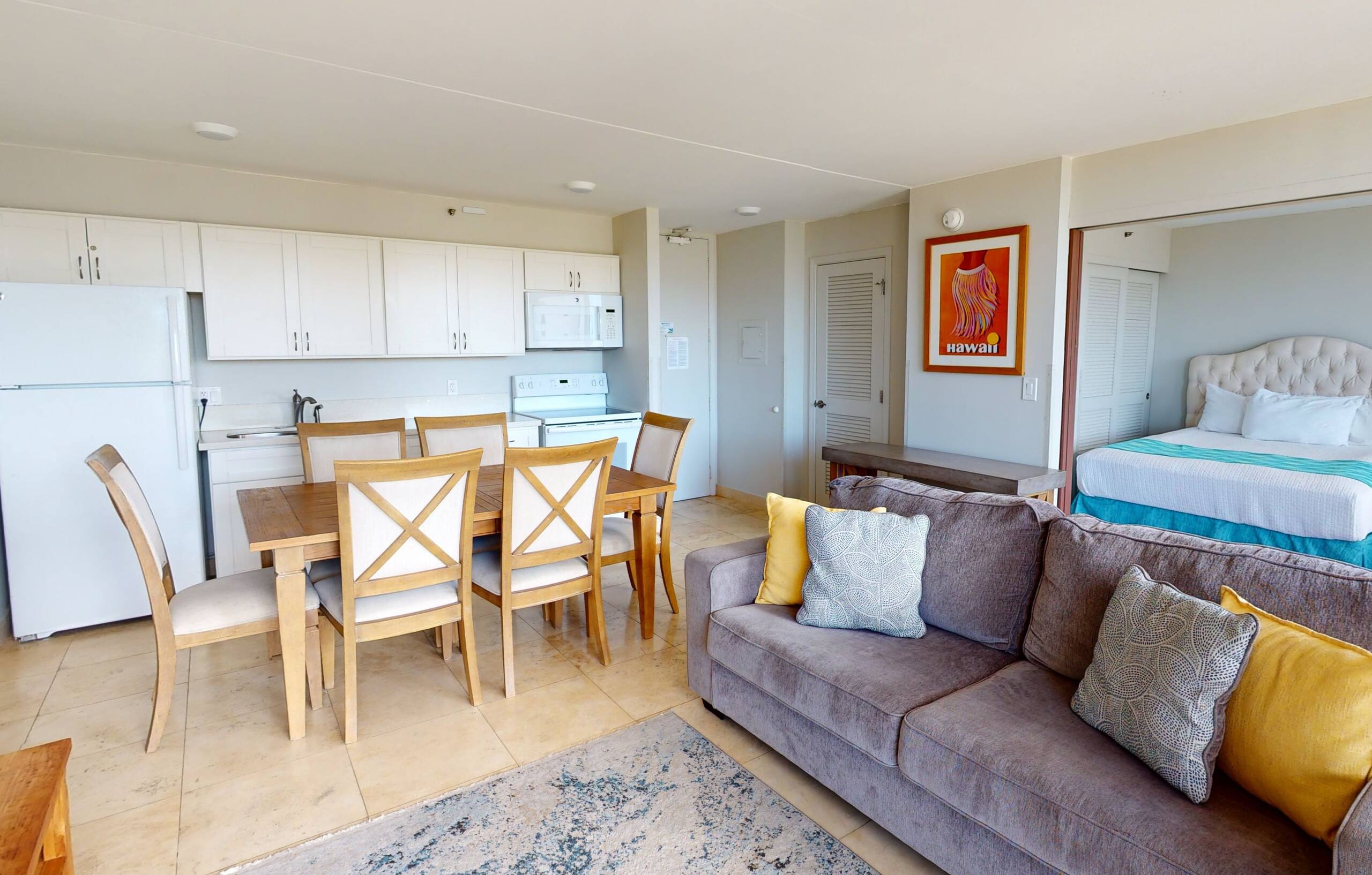 Condo in Honolulu · ★4.32 · 1 bedroom · 3 beds · 1 private bath - Image 5