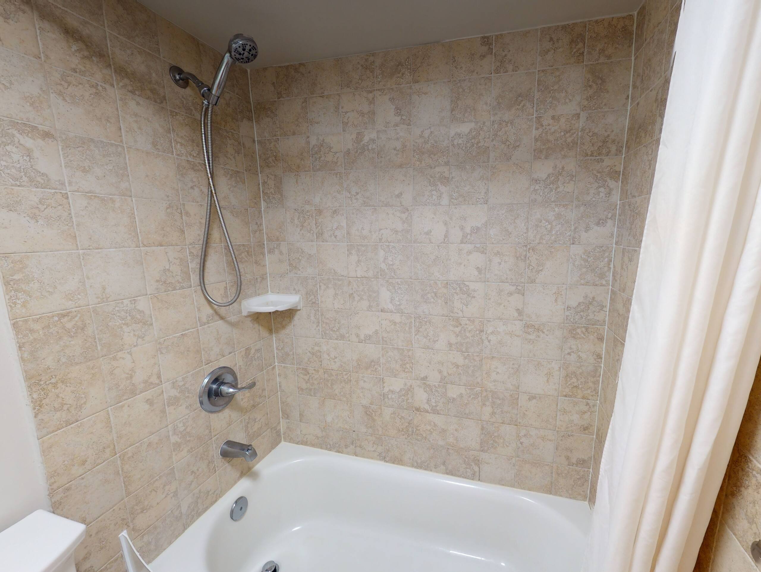Condo in Honolulu · ★4.32 · 1 bedroom · 3 beds · 1 private bath - Image 19