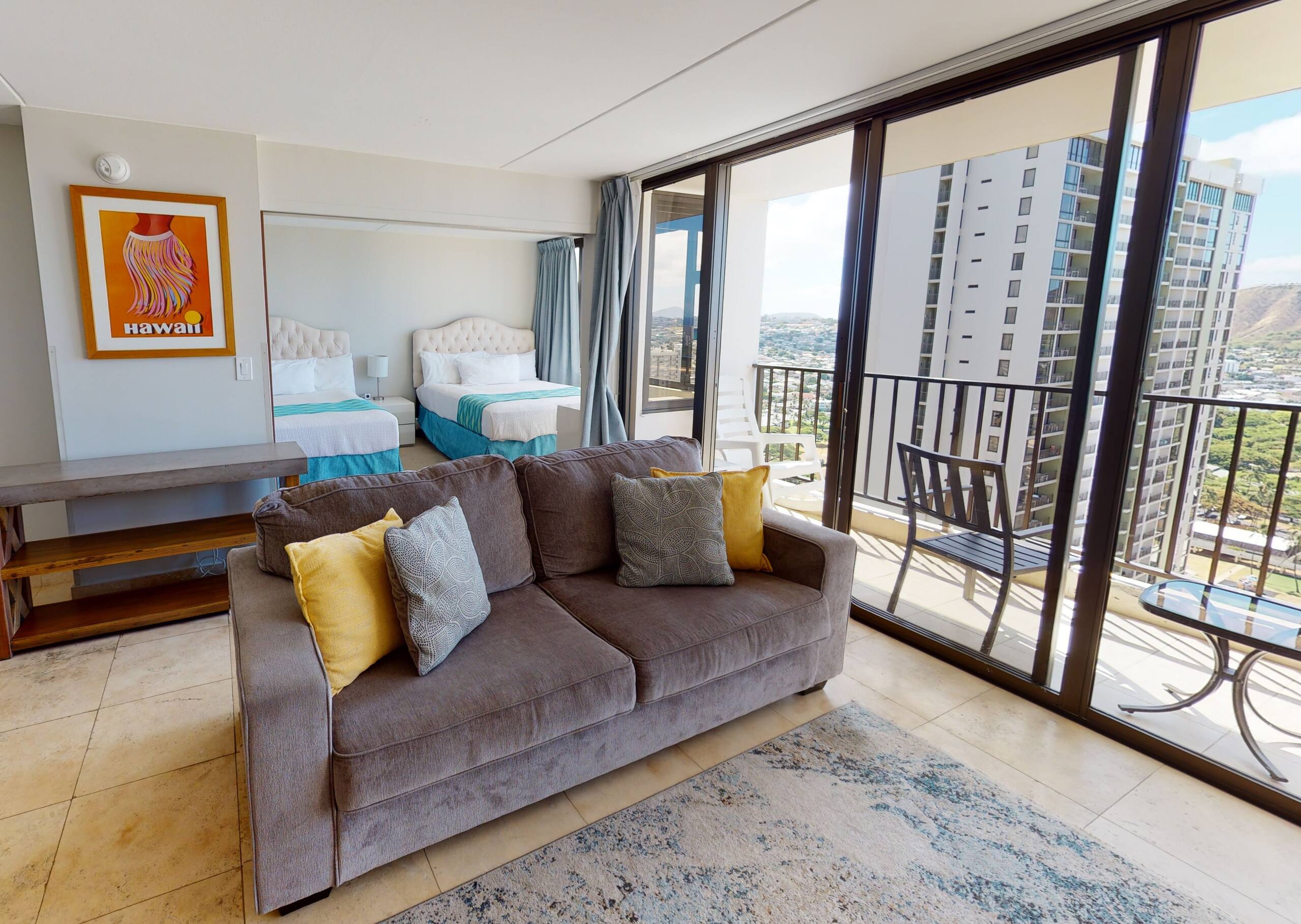 Condo in Honolulu · ★4.32 · 1 bedroom · 3 beds · 1 private bath - Image 13