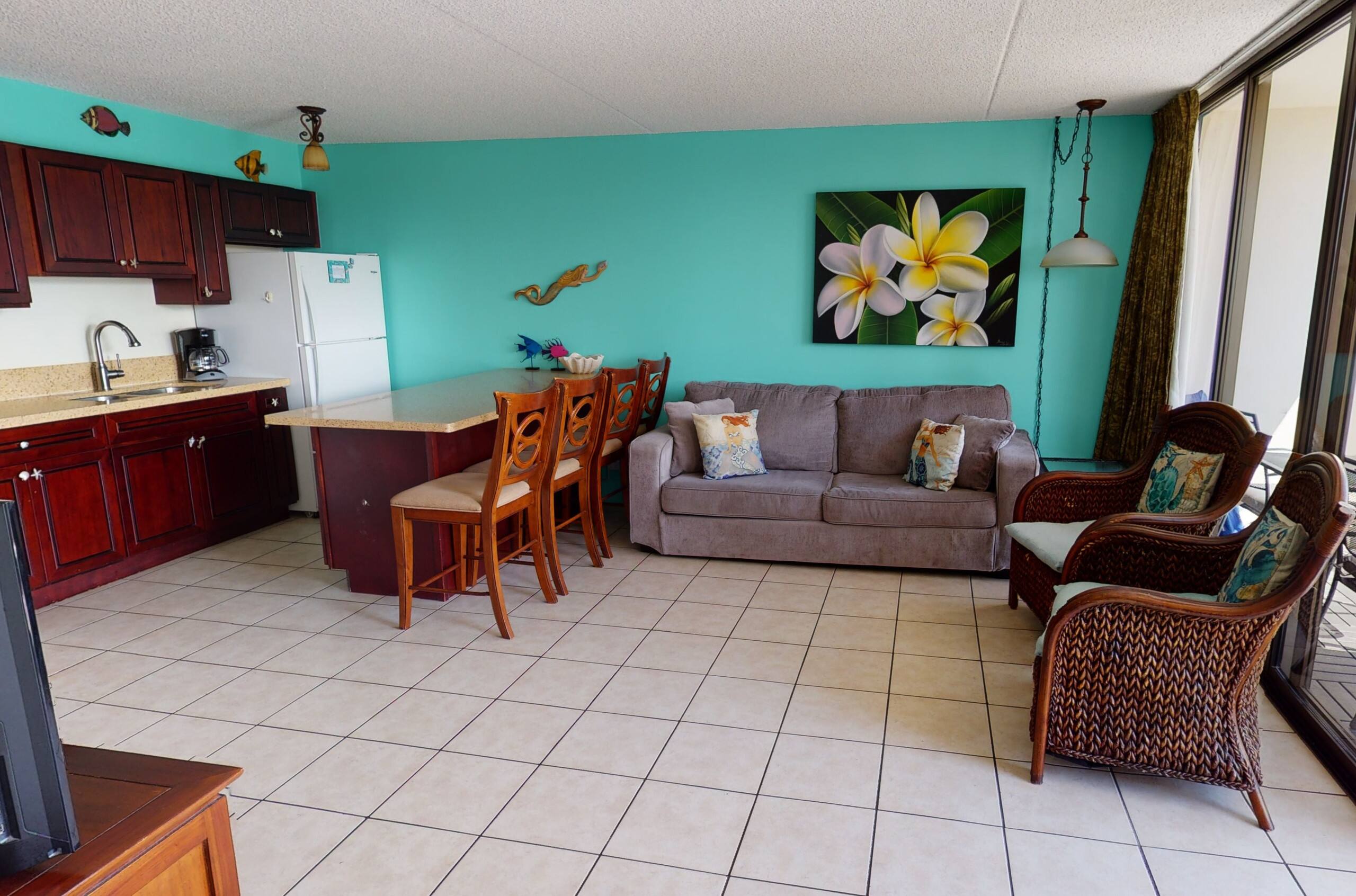 Condo in Honolulu · ★4.2 · 1 bedroom · 3 beds · 1 private bath - Image 6