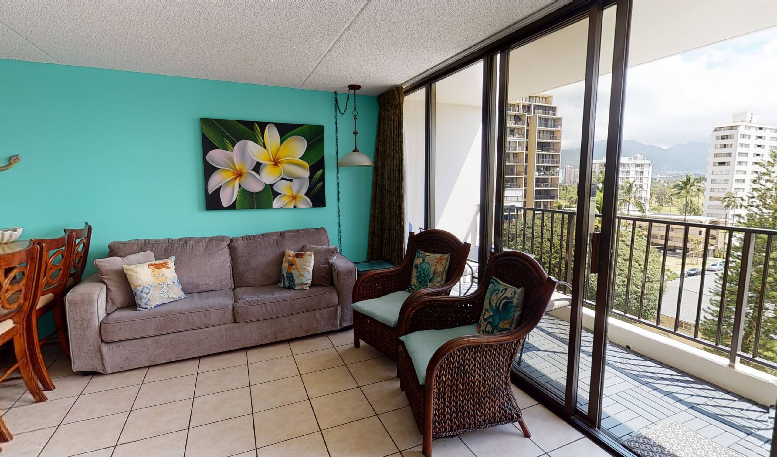 Condo in Honolulu · ★4.2 · 1 bedroom · 3 beds · 1 private bath - Image 8