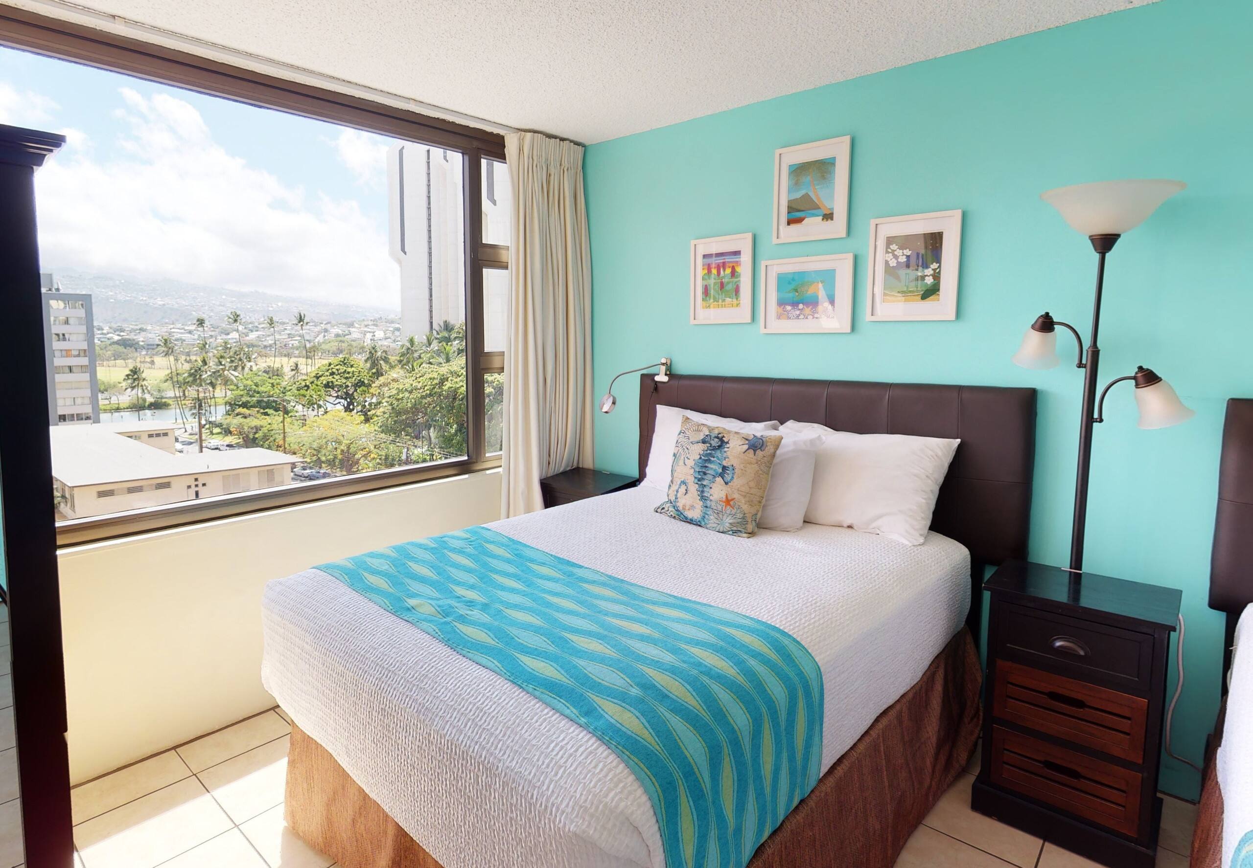 Condo in Honolulu · ★4.2 · 1 bedroom · 3 beds · 1 private bath - Image 9