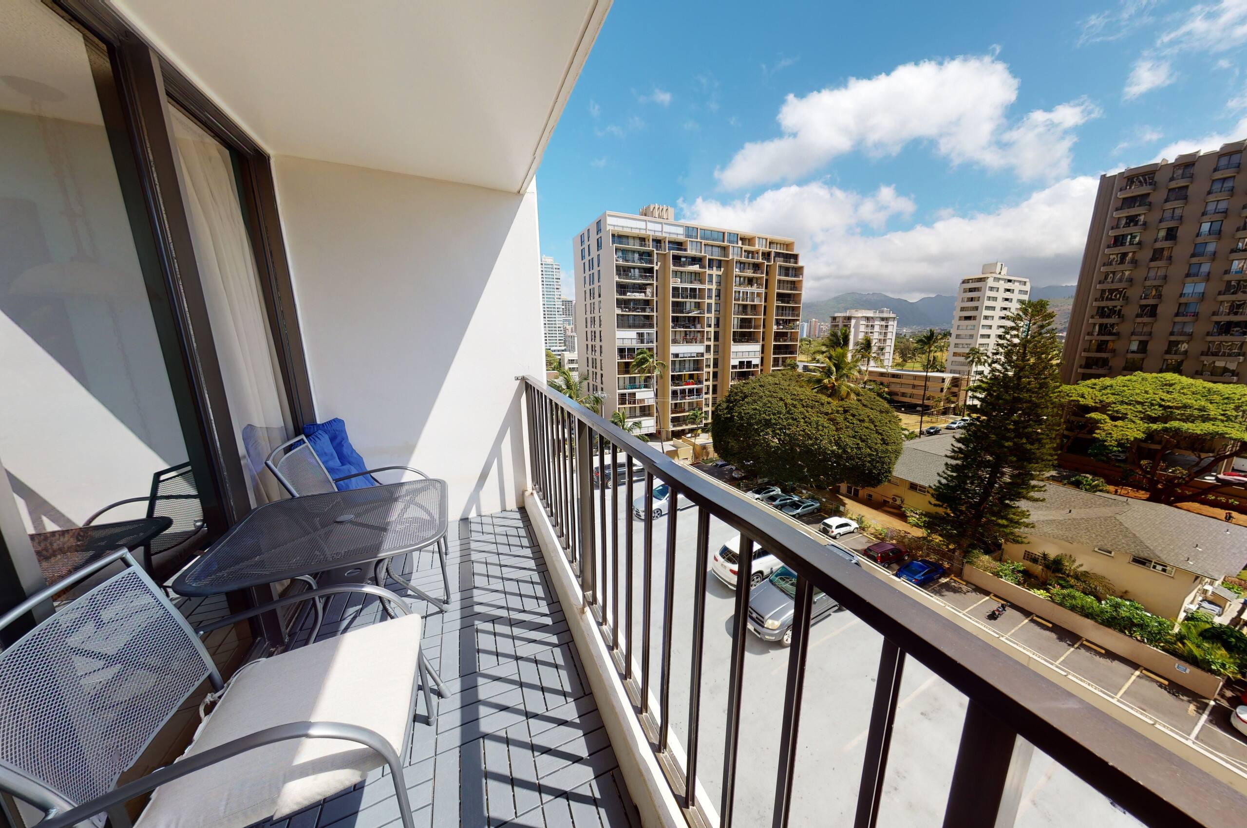 Condo in Honolulu · ★4.2 · 1 bedroom · 3 beds · 1 private bath - Image 28