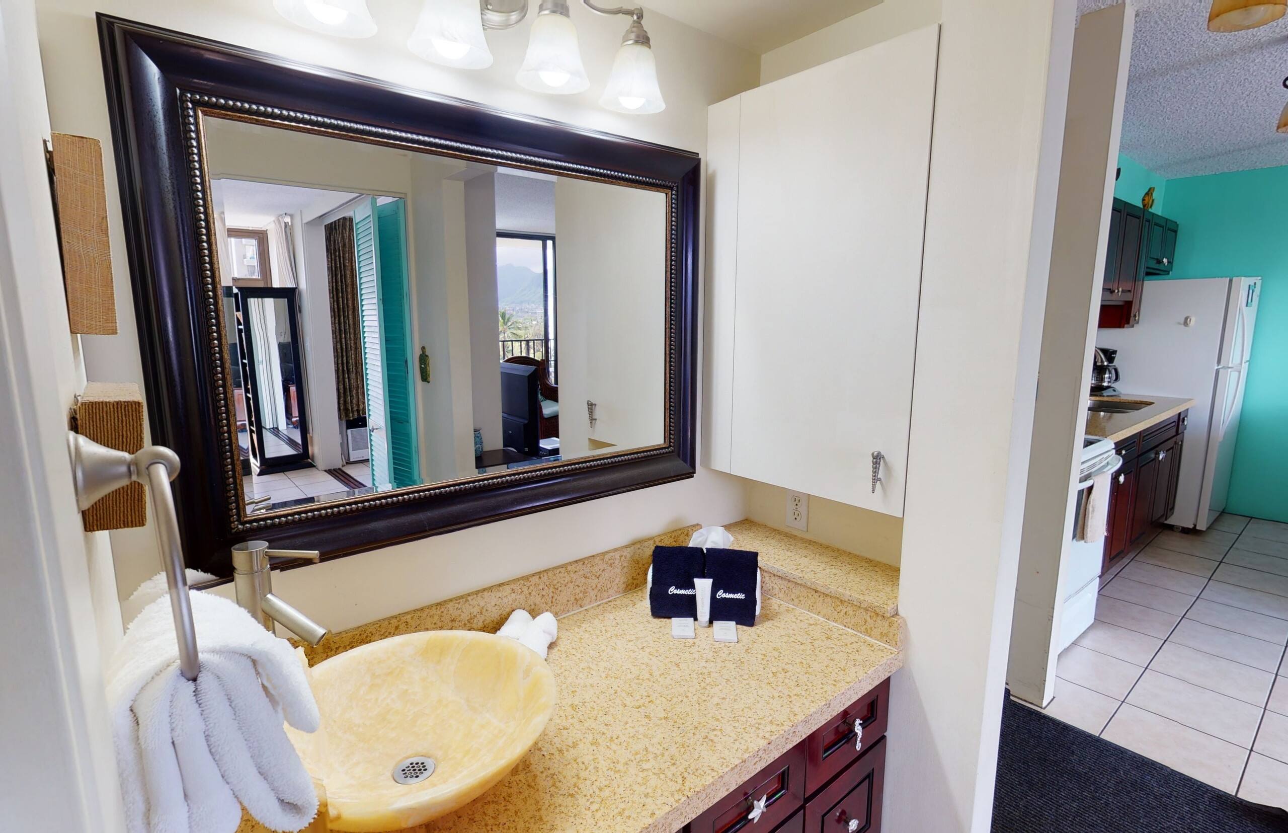 Condo in Honolulu · ★4.2 · 1 bedroom · 3 beds · 1 private bath - Image 26