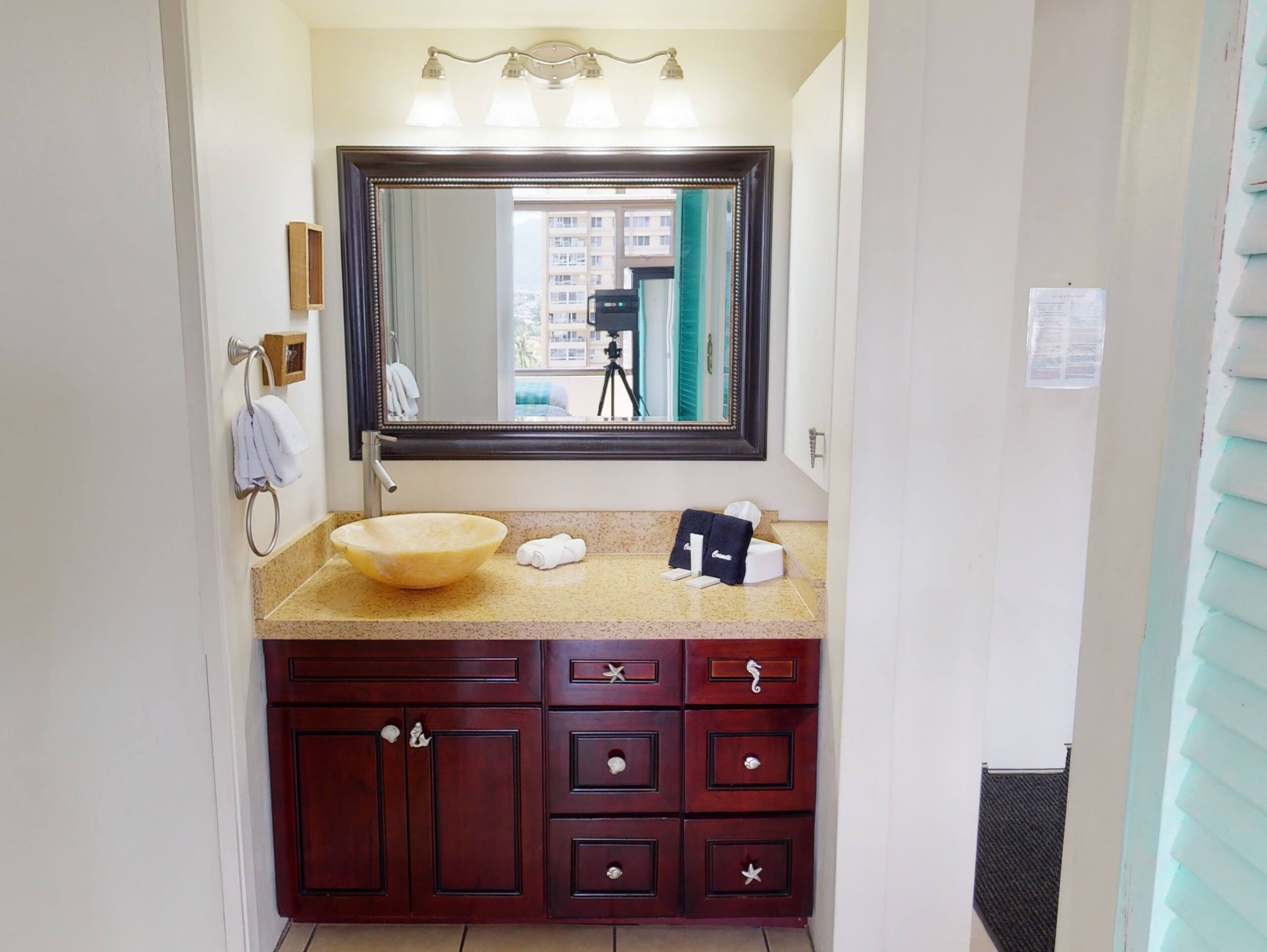 Condo in Honolulu · ★4.2 · 1 bedroom · 3 beds · 1 private bath - Image 23
