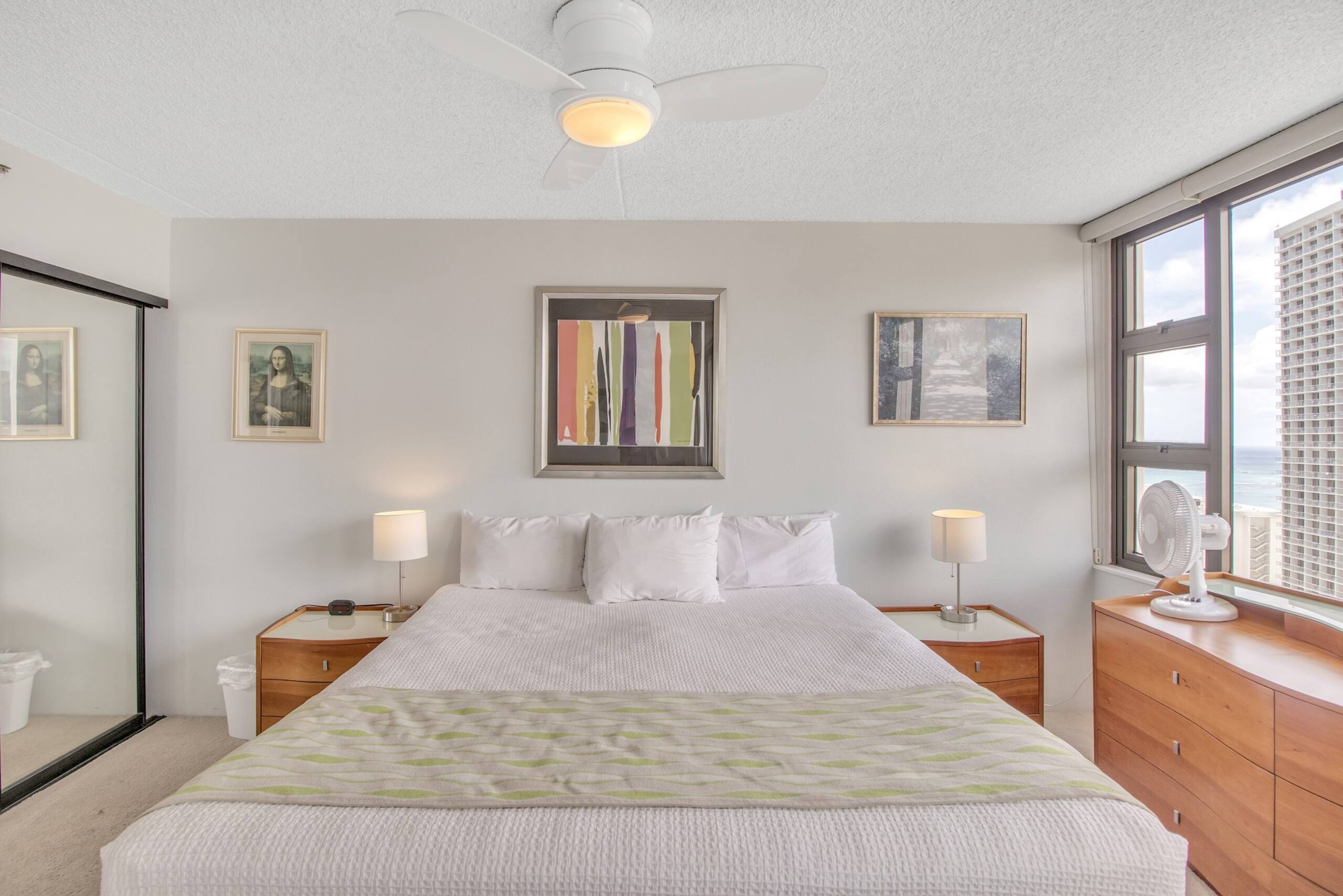 Condo in Honolulu · ★4.0 · 1 bedroom · 3 beds · 1 private bath - Image 3