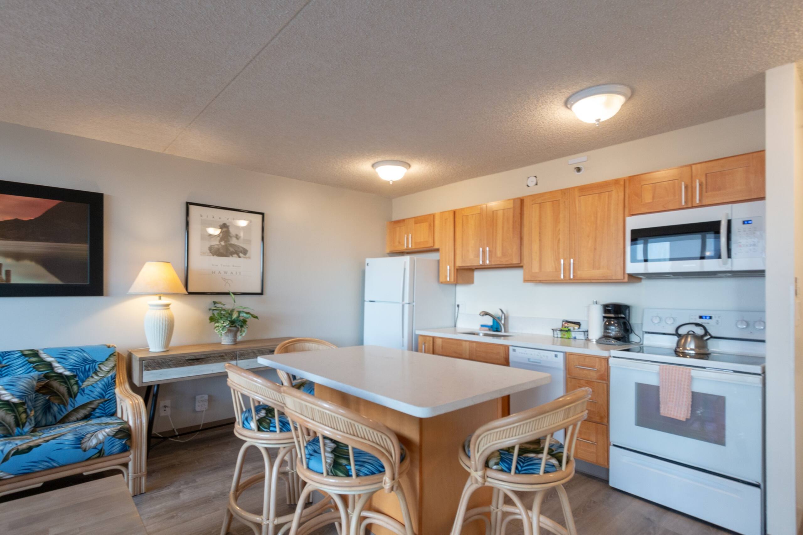 Condo in Honolulu · ★4.43 · 1 bedroom · 3 beds · 1 private bath - Image 5