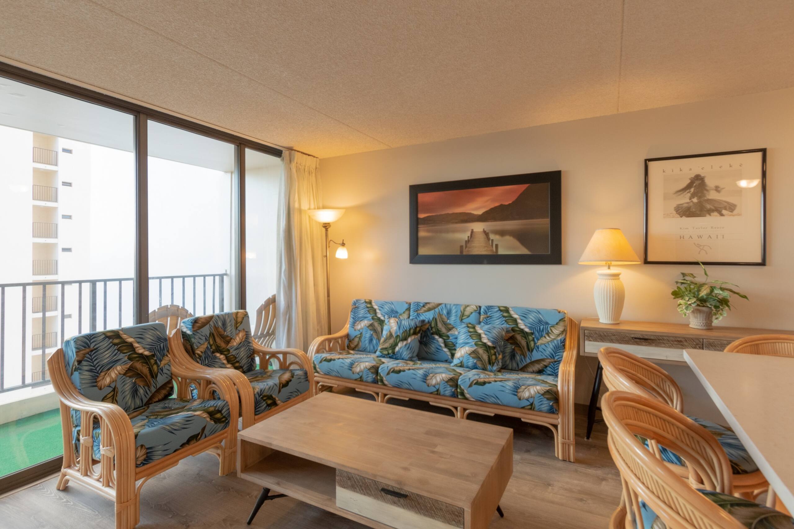 Condo in Honolulu · ★4.43 · 1 bedroom · 3 beds · 1 private bath - Image 2