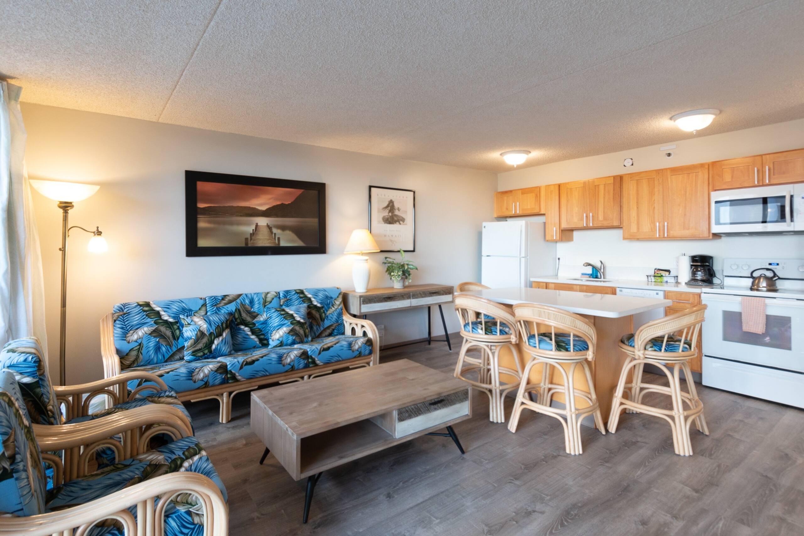 Condo in Honolulu · ★4.43 · 1 bedroom · 3 beds · 1 private bath - Image 3