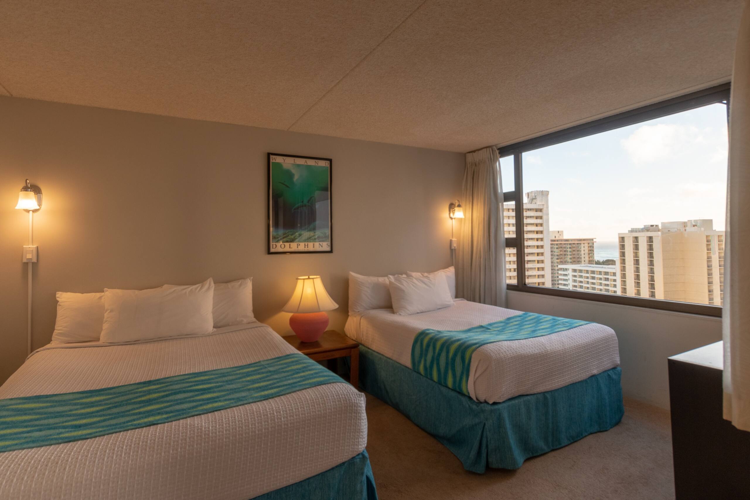 Condo in Honolulu · ★4.43 · 1 bedroom · 3 beds · 1 private bath - Image 11