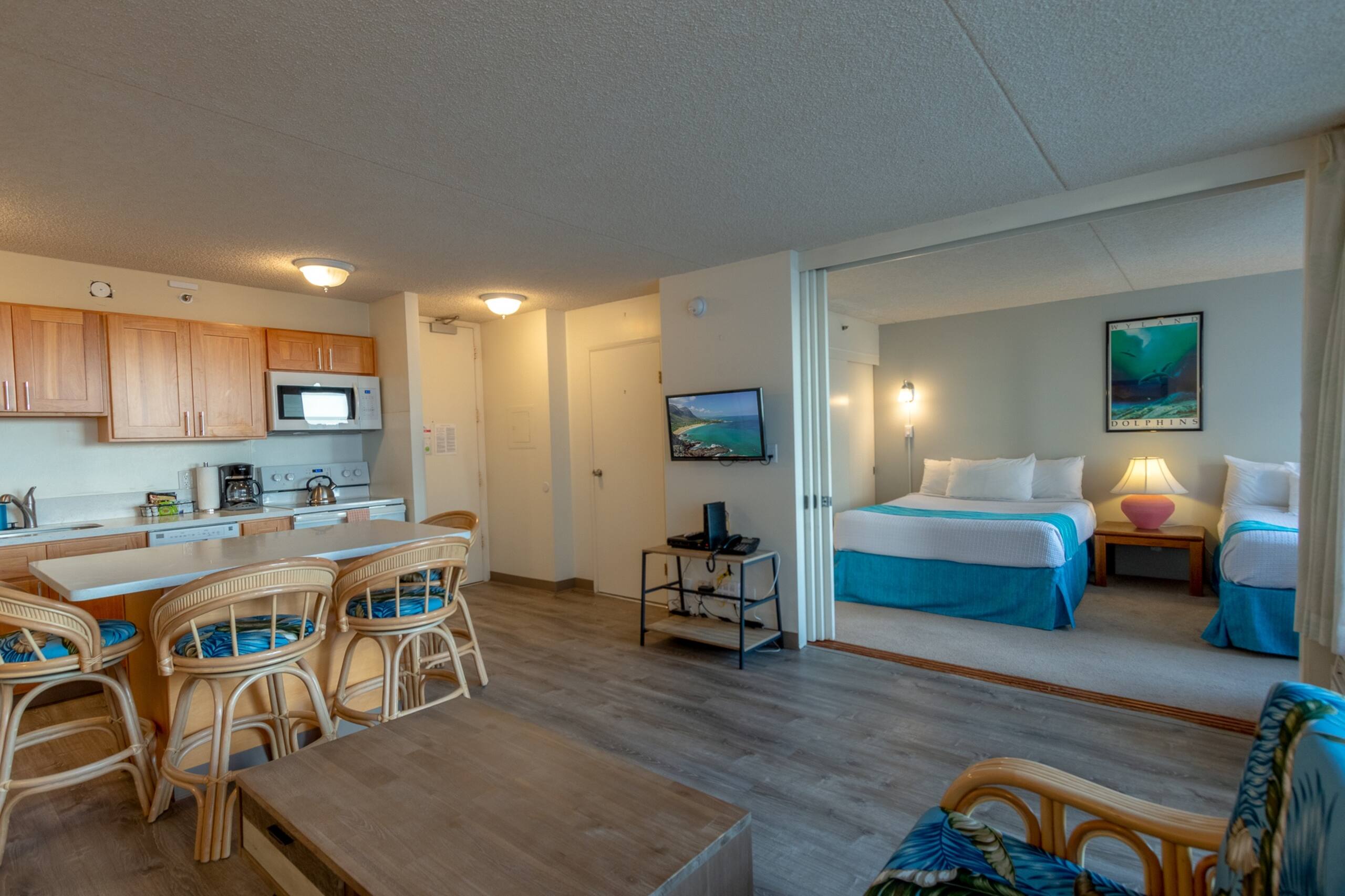 Condo in Honolulu · ★4.43 · 1 bedroom · 3 beds · 1 private bath - Image 10