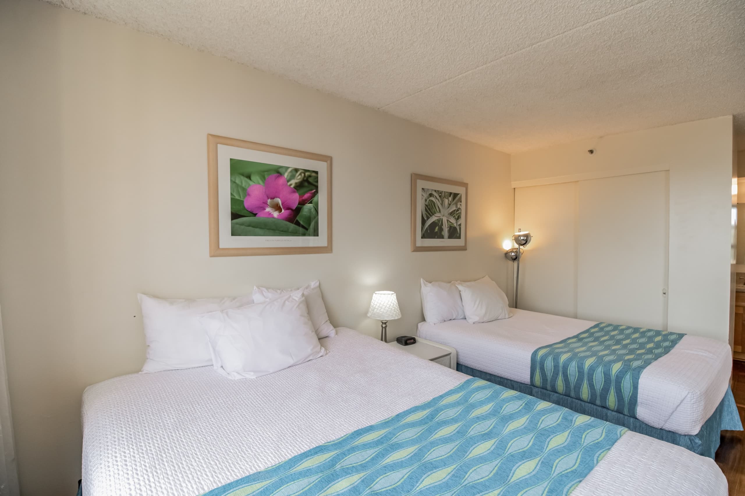 Condo in Honolulu · ★4.77 · 1 bedroom · 3 beds · 1 private bath - Image 11
