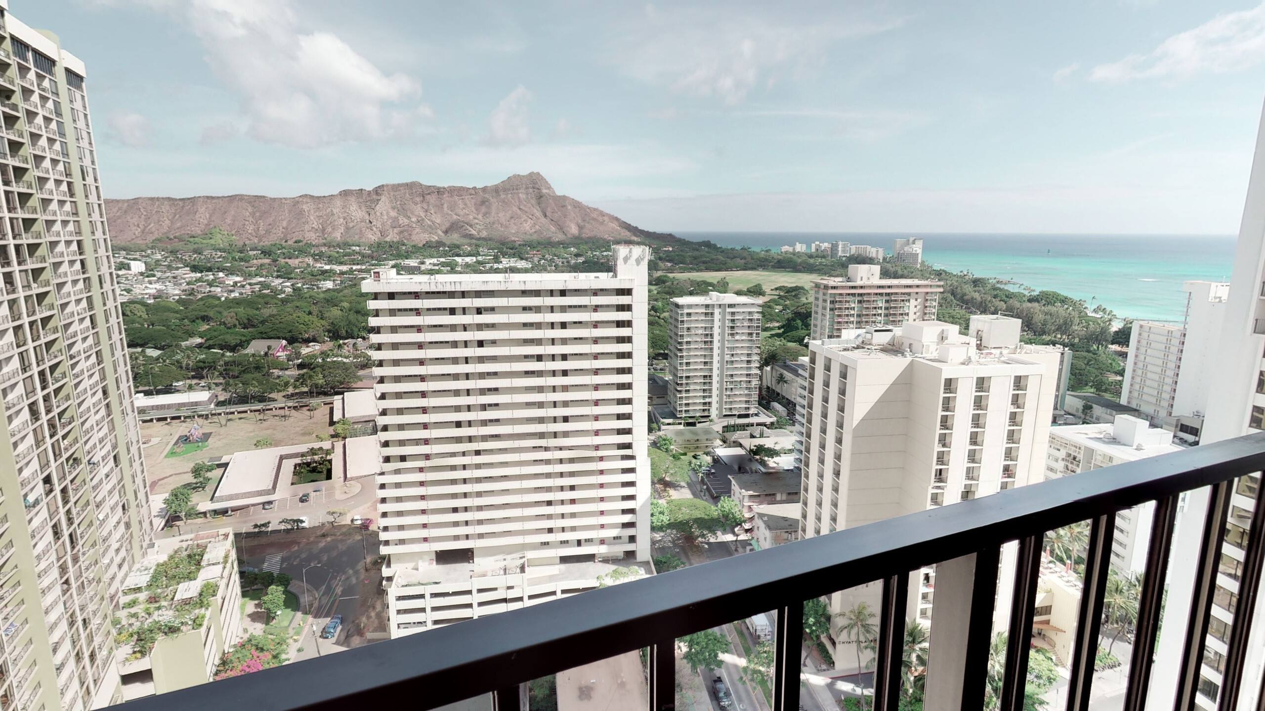 Condo in Honolulu · ★4.77 · 1 bedroom · 3 beds · 1 private bath - Image 19