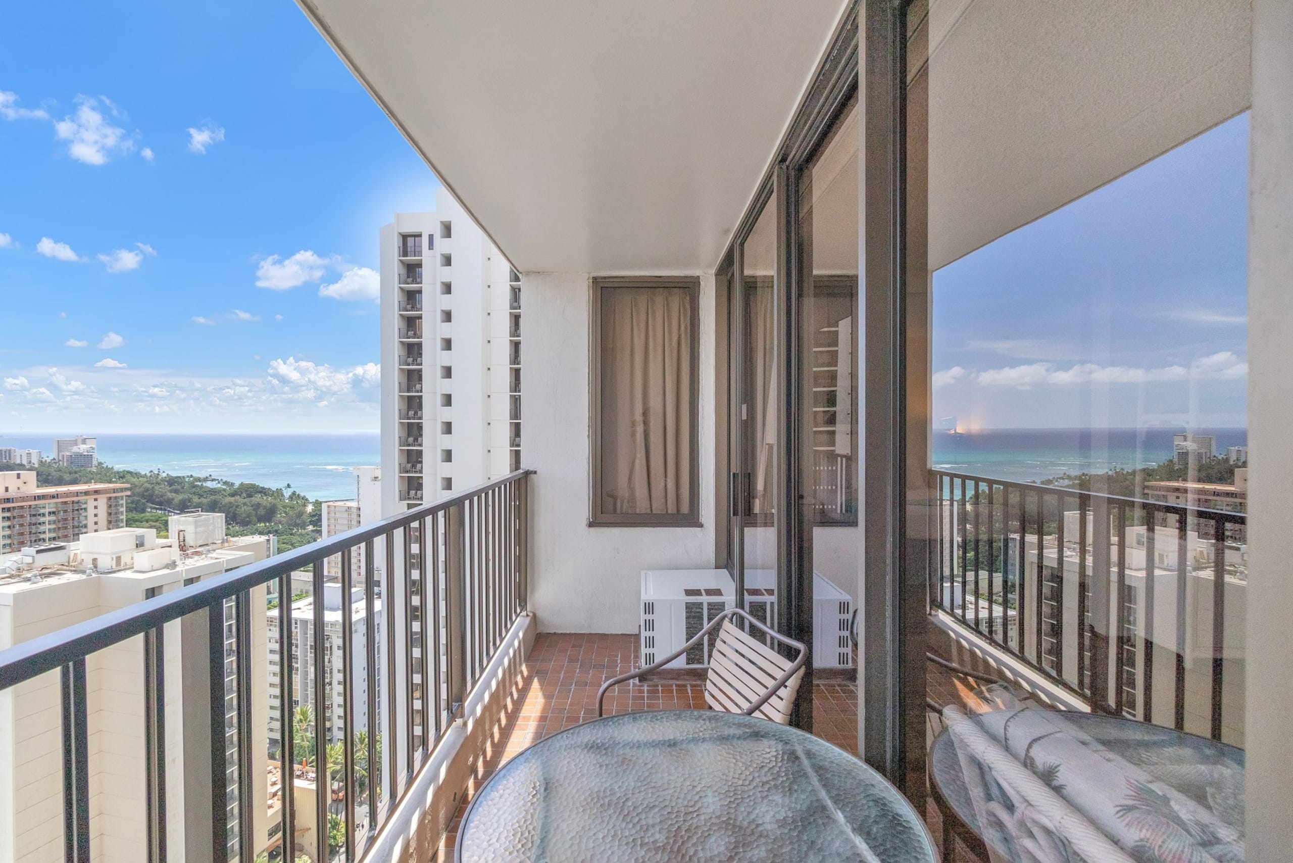 Condo in Honolulu · ★4.77 · 1 bedroom · 3 beds · 1 private bath - Image 17