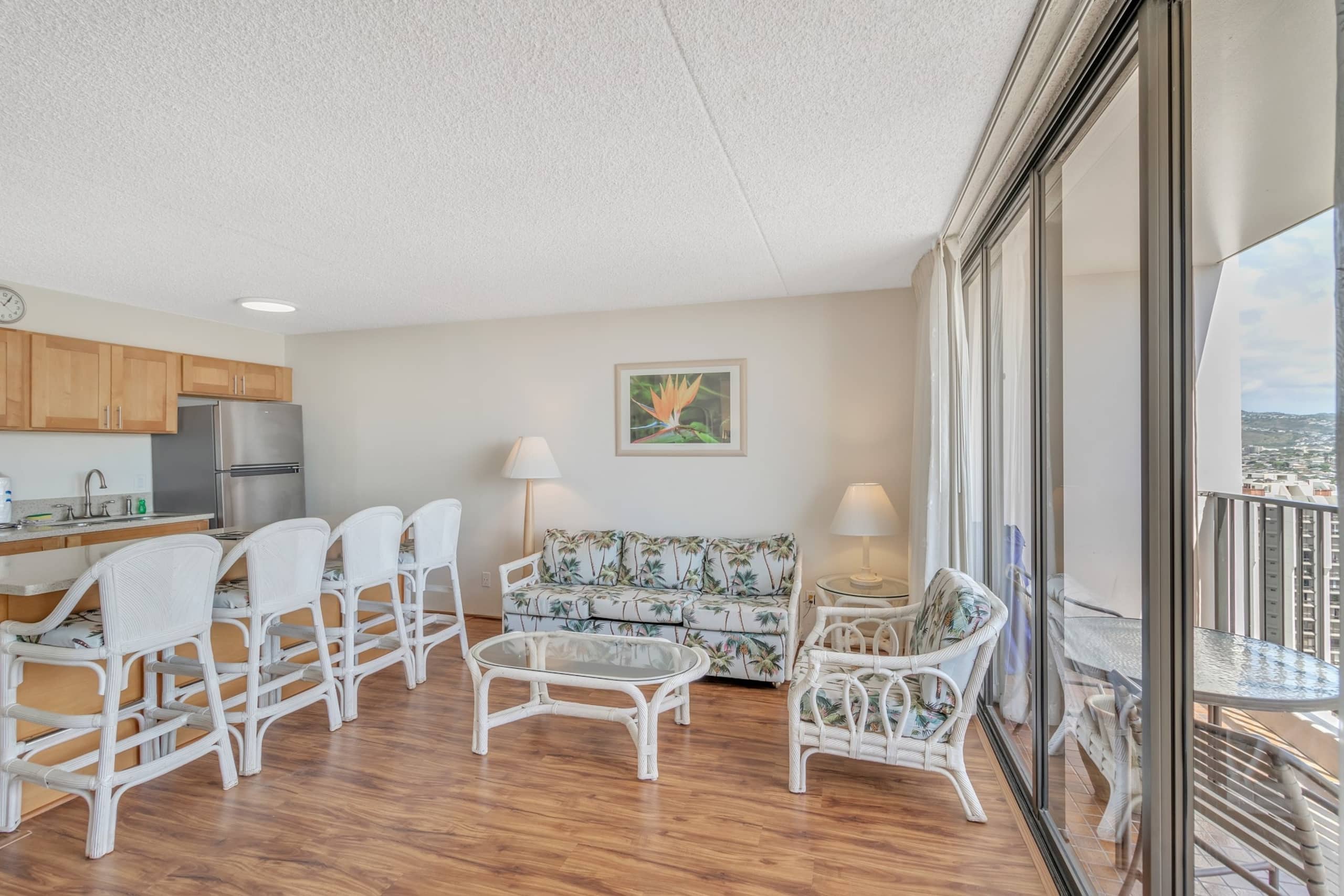 Condo in Honolulu · ★4.77 · 1 bedroom · 3 beds · 1 private bath - Image 3