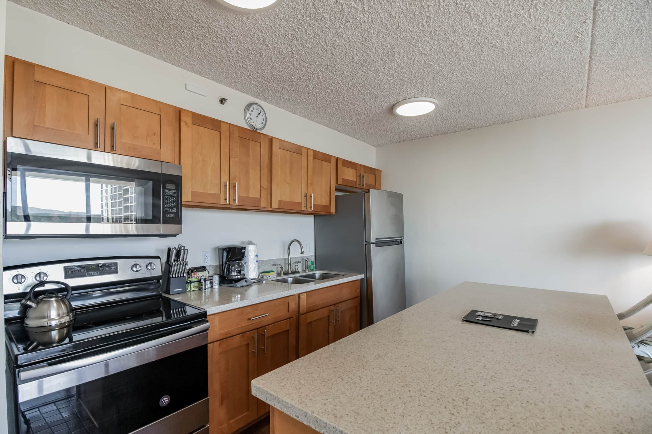 Condo in Honolulu · ★4.77 · 1 bedroom · 3 beds · 1 private bath - Image 5