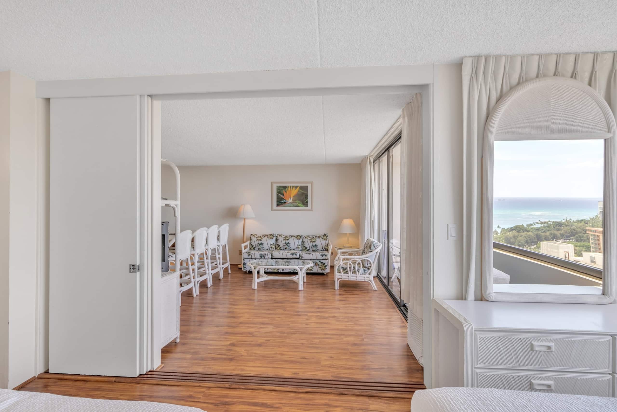 Condo in Honolulu · ★4.77 · 1 bedroom · 3 beds · 1 private bath - Image 13