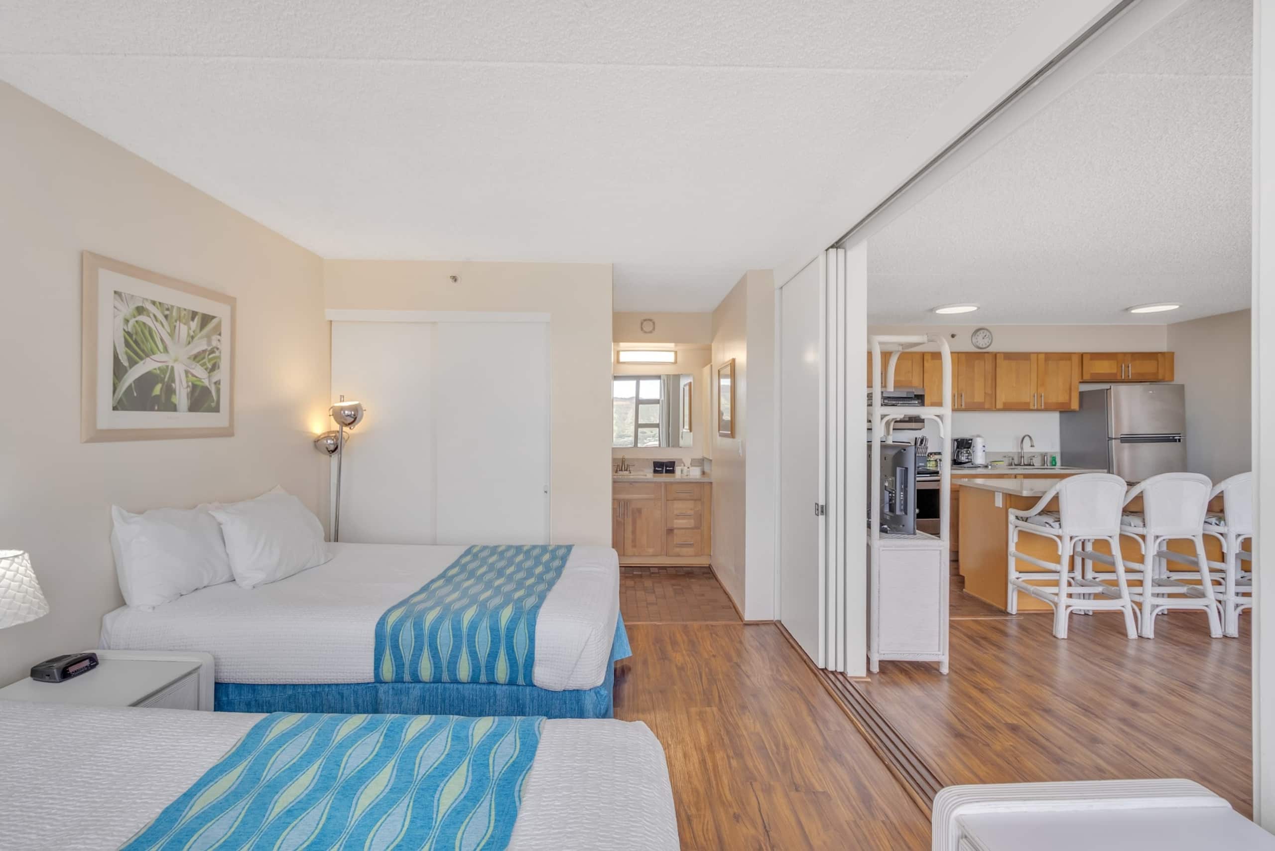 Condo in Honolulu · ★4.77 · 1 bedroom · 3 beds · 1 private bath - Image 12