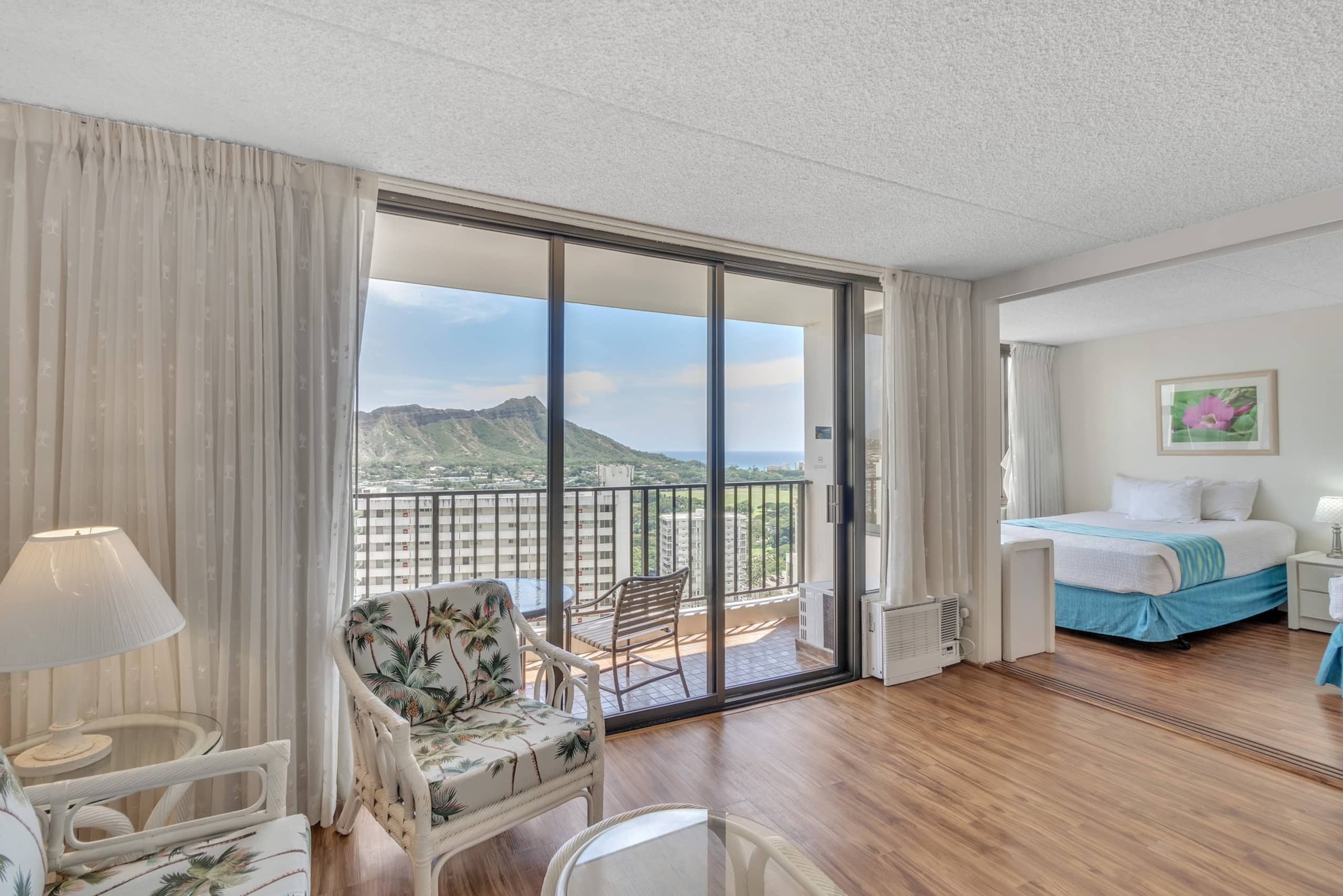 Condo in Honolulu · ★4.77 · 1 bedroom · 3 beds · 1 private bath - Image 8