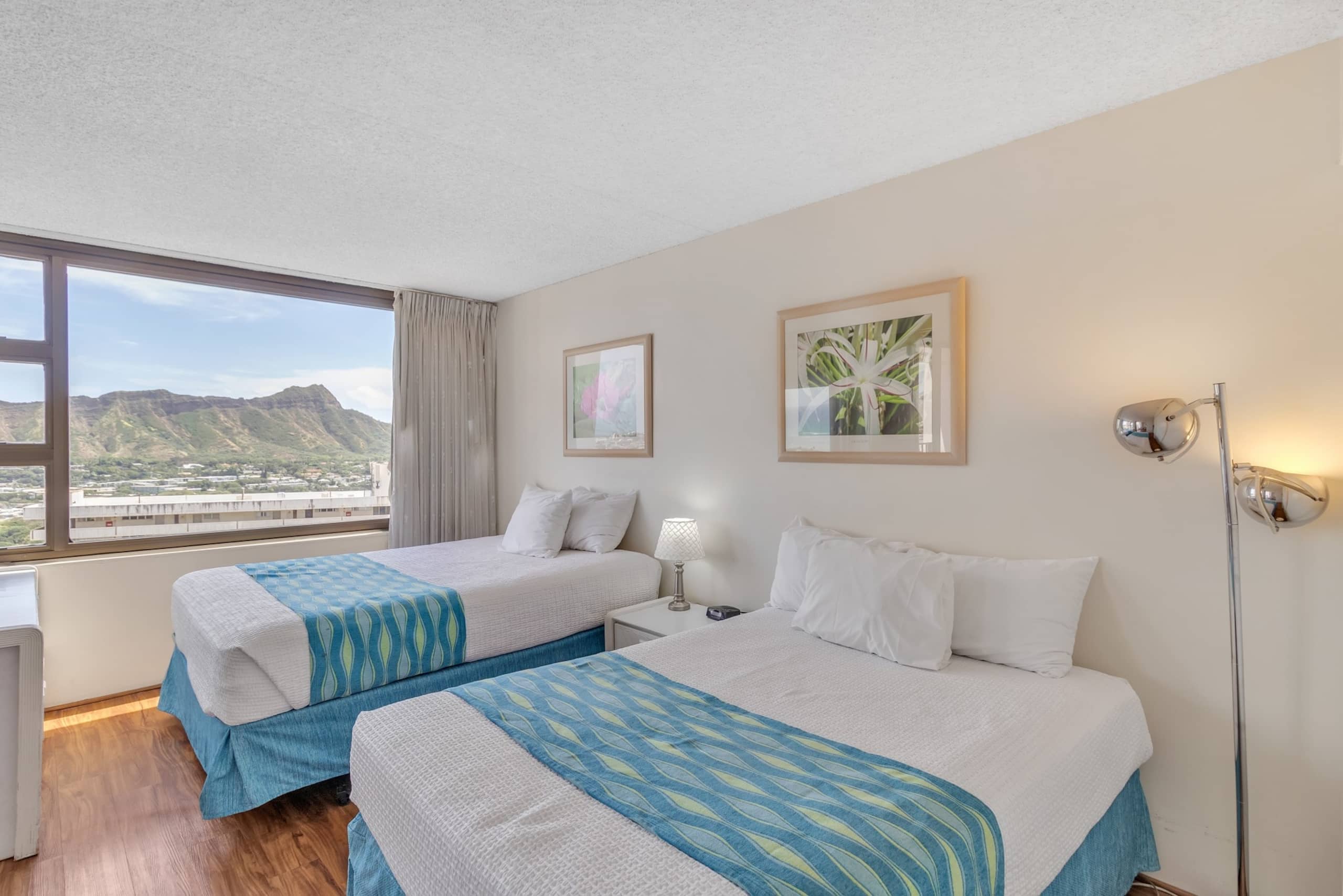 Condo in Honolulu · ★4.77 · 1 bedroom · 3 beds · 1 private bath - Image 10