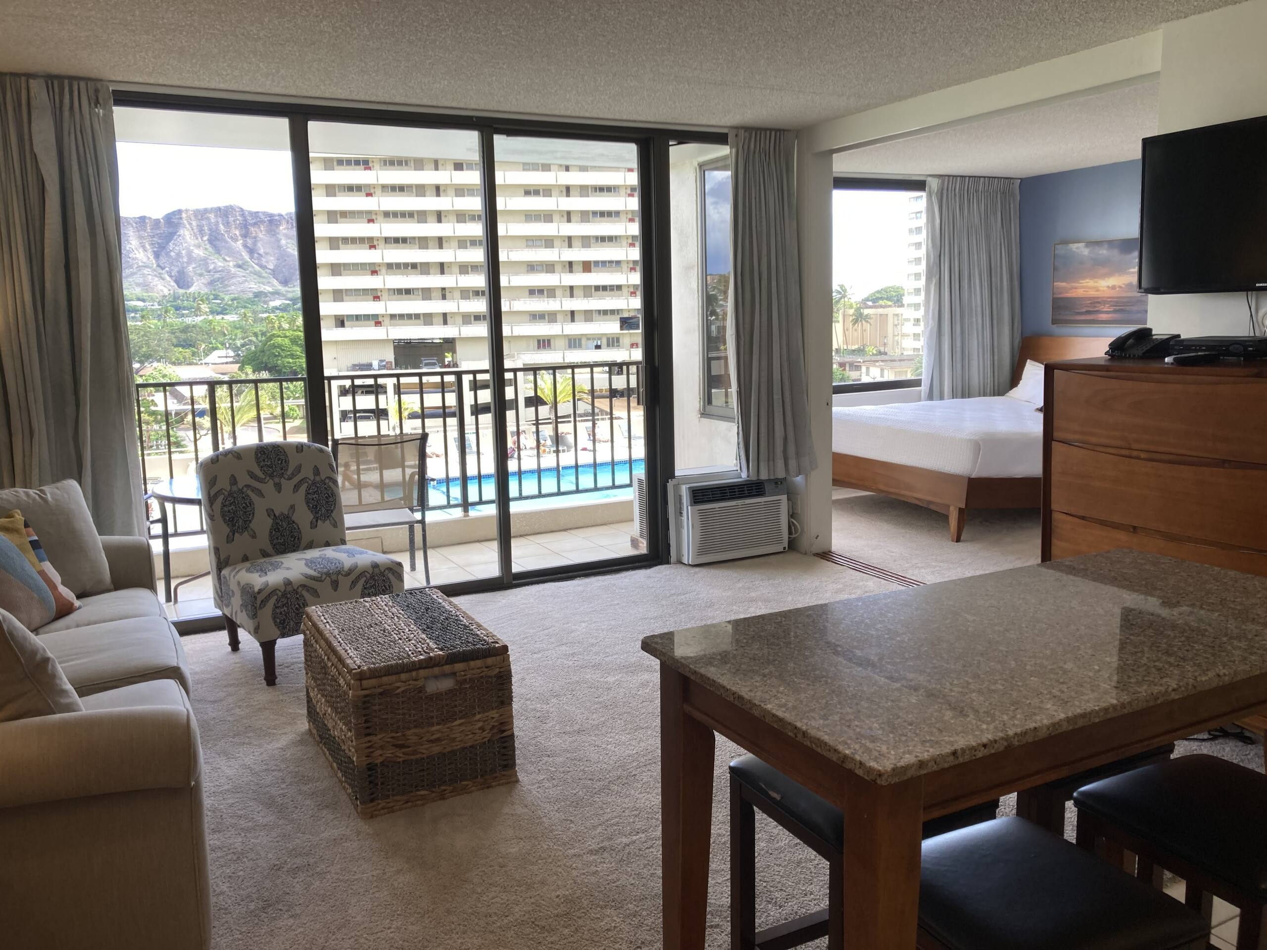 Condo in Honolulu · ★4.47 · 1 bedroom · 3 beds · 1 private bath - Image 7