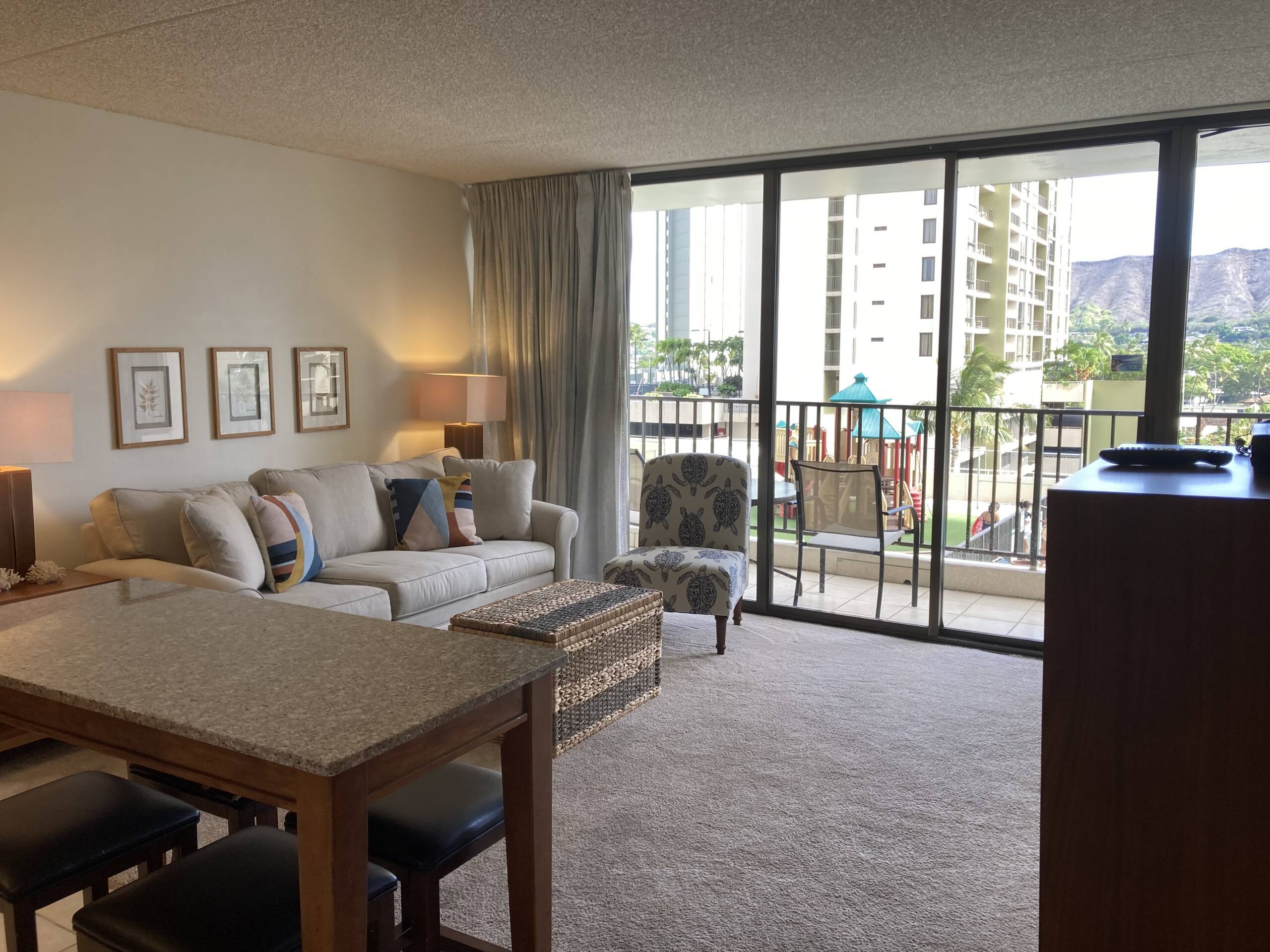 Condo in Honolulu · ★4.47 · 1 bedroom · 3 beds · 1 private bath - Image 5