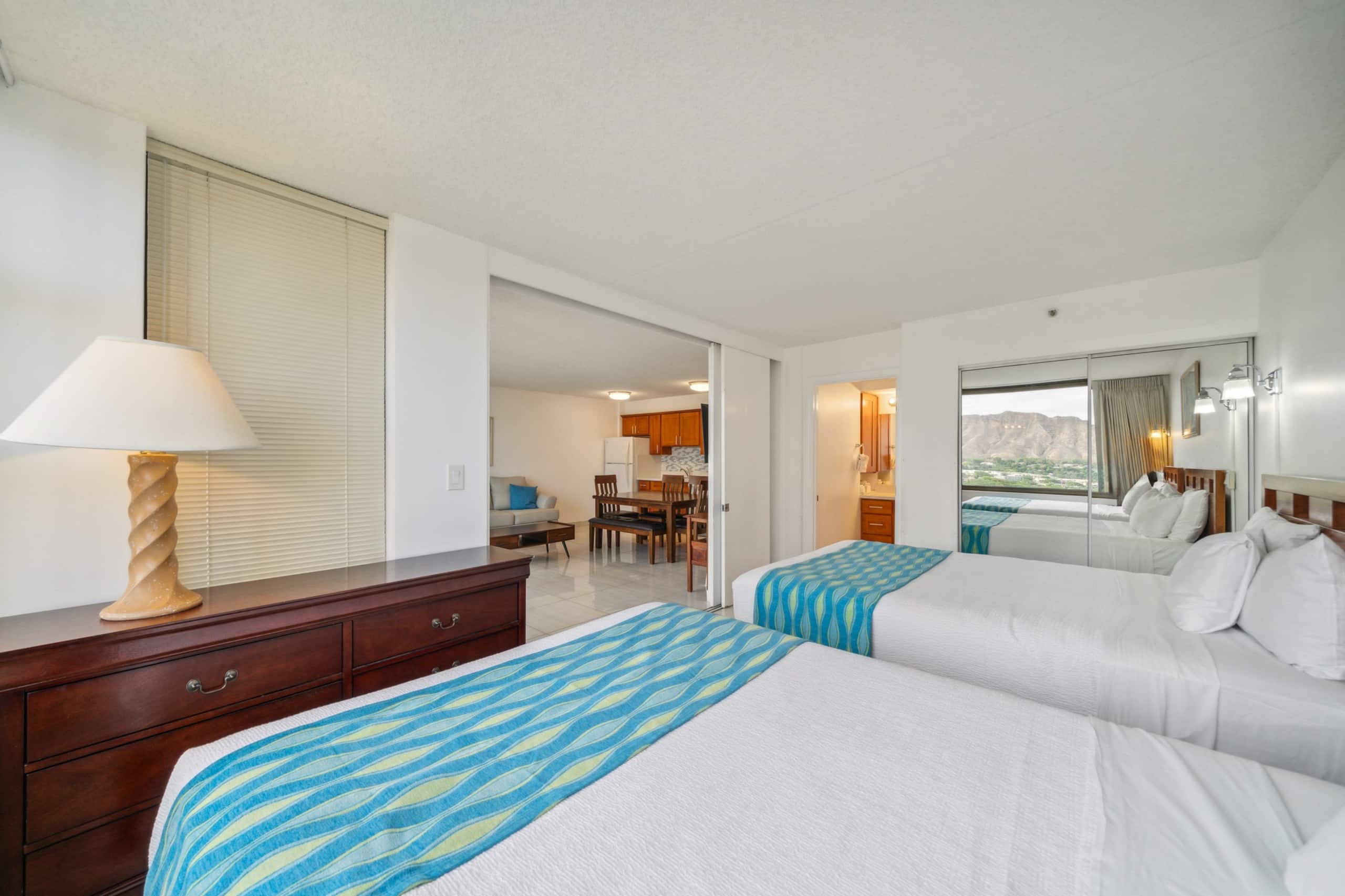 Condo in Honolulu · ★4.0 · 1 bedroom · 6 beds · 1 private bath - Image 20