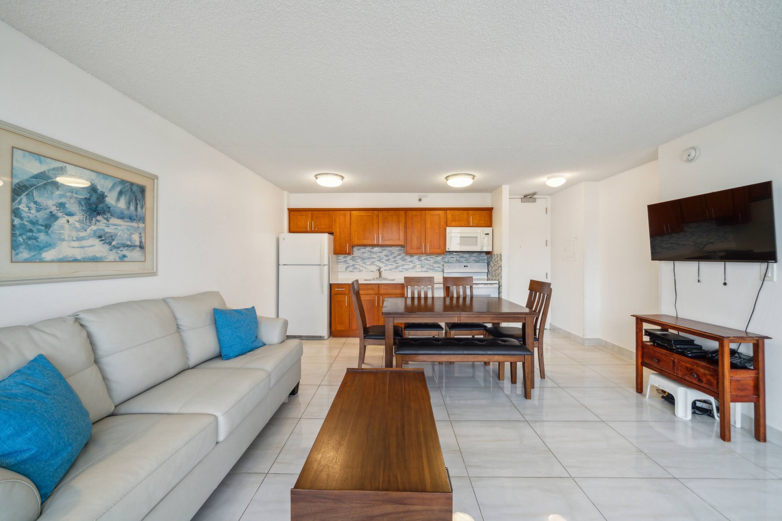 Condo in Honolulu · ★4.0 · 1 bedroom · 6 beds · 1 private bath - Image 14