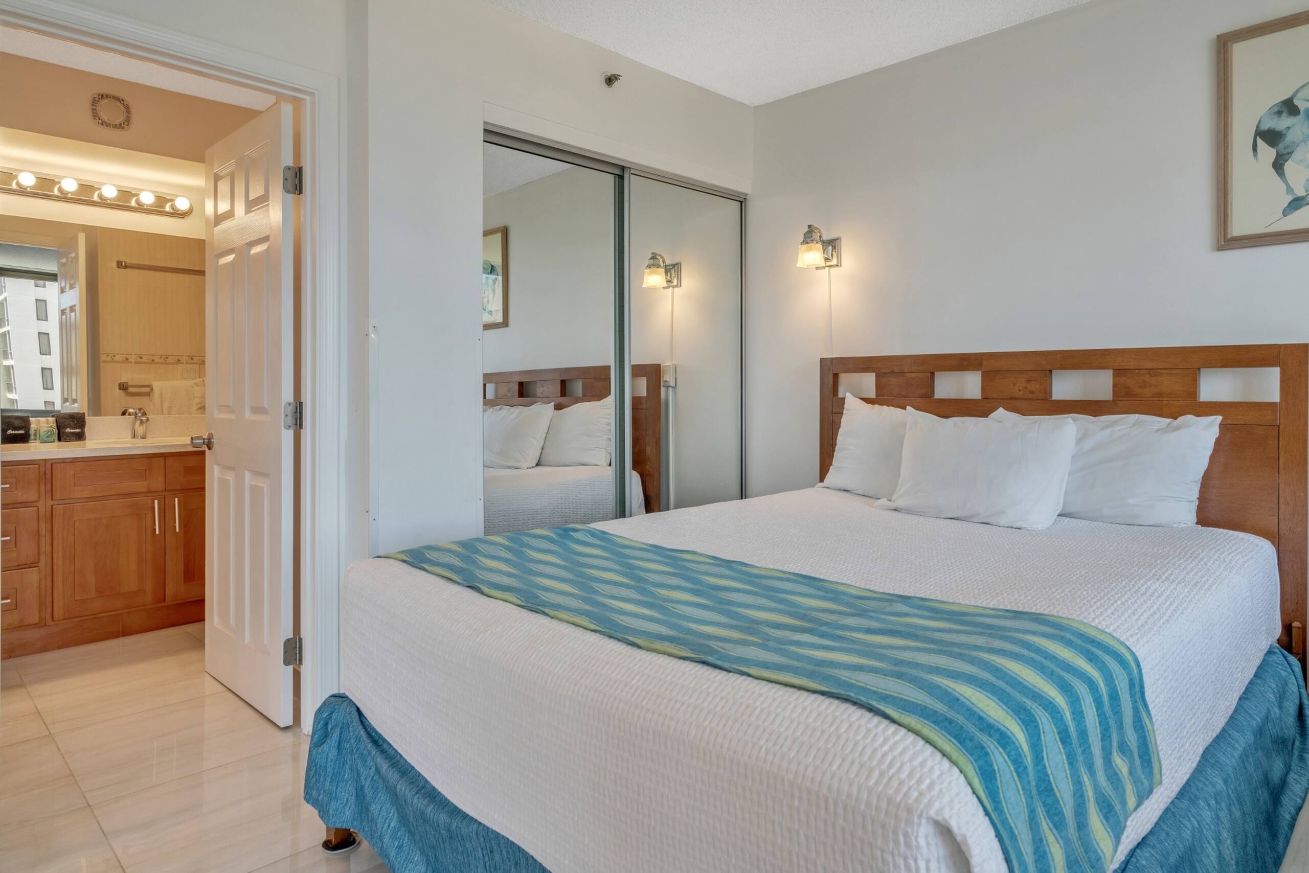 Condo in Honolulu · ★4.0 · 1 bedroom · 6 beds · 1 private bath - Image 6