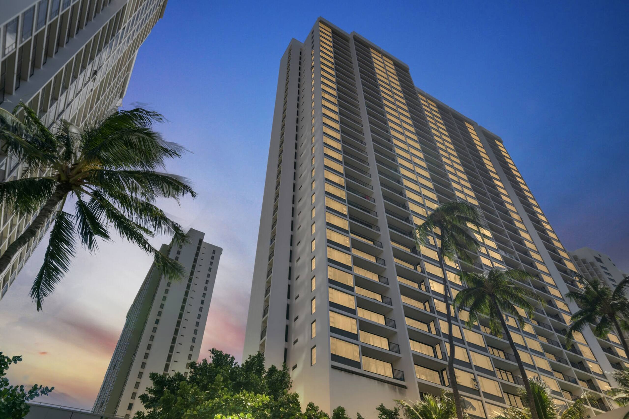 Condo in Honolulu · ★4.35 · 1 bedroom · 4 beds · 1 private bath - Image 16