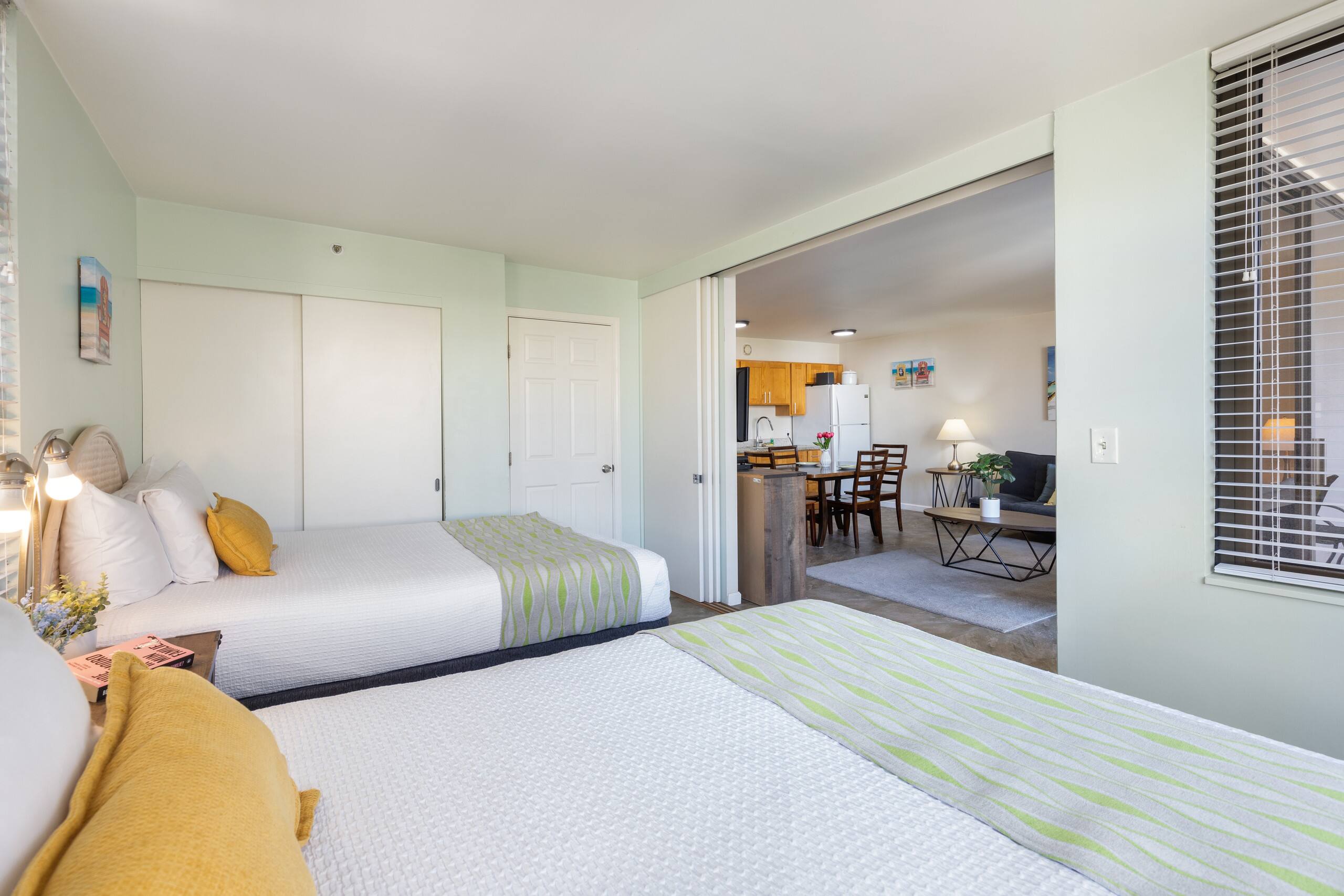 Condo in Honolulu · ★4.35 · 1 bedroom · 4 beds · 1 private bath - Image 11