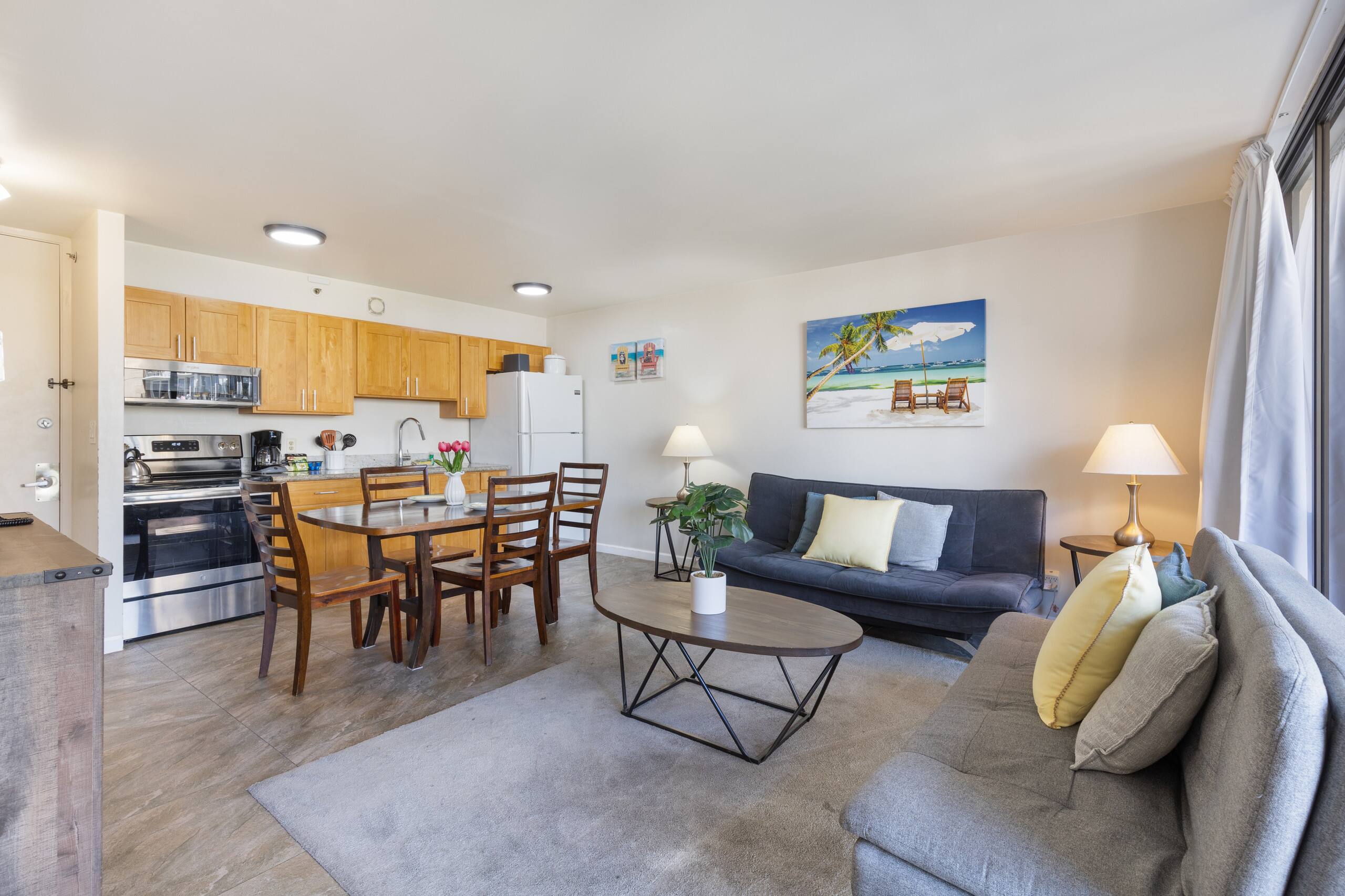 Condo in Honolulu · ★4.35 · 1 bedroom · 4 beds · 1 private bath - Image 2