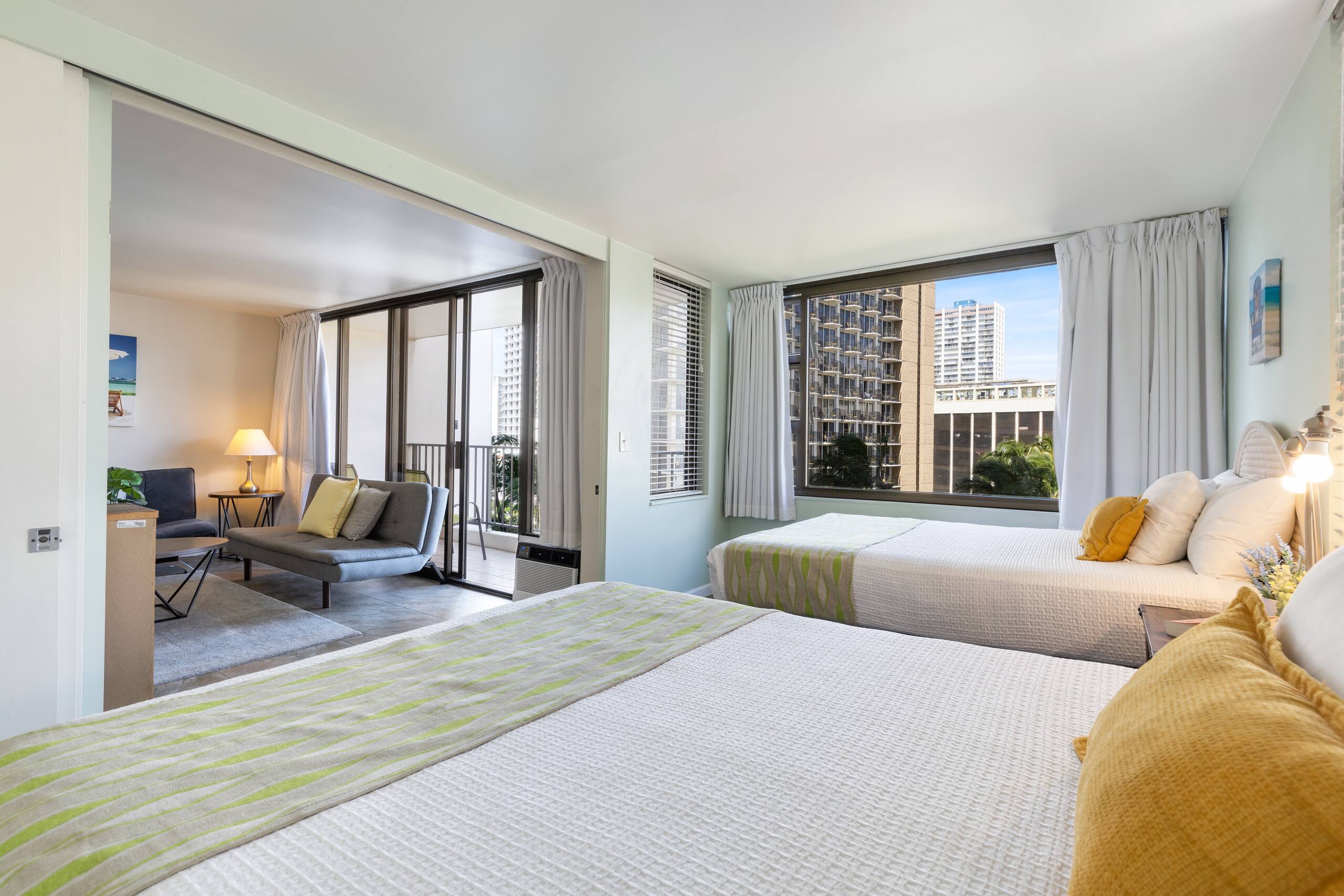 Condo in Honolulu · ★4.35 · 1 bedroom · 4 beds · 1 private bath - Image 13