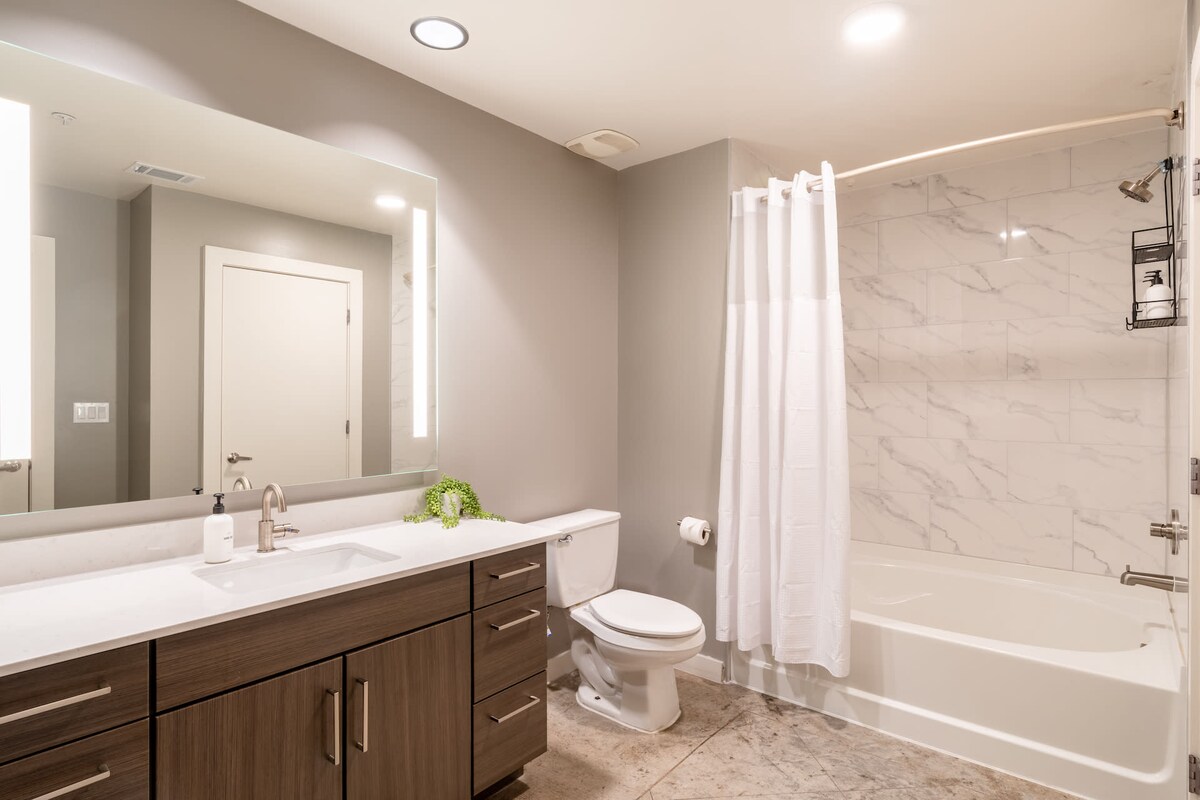 Kasa | 1BD, Walk to South Congress Bridge | Austin