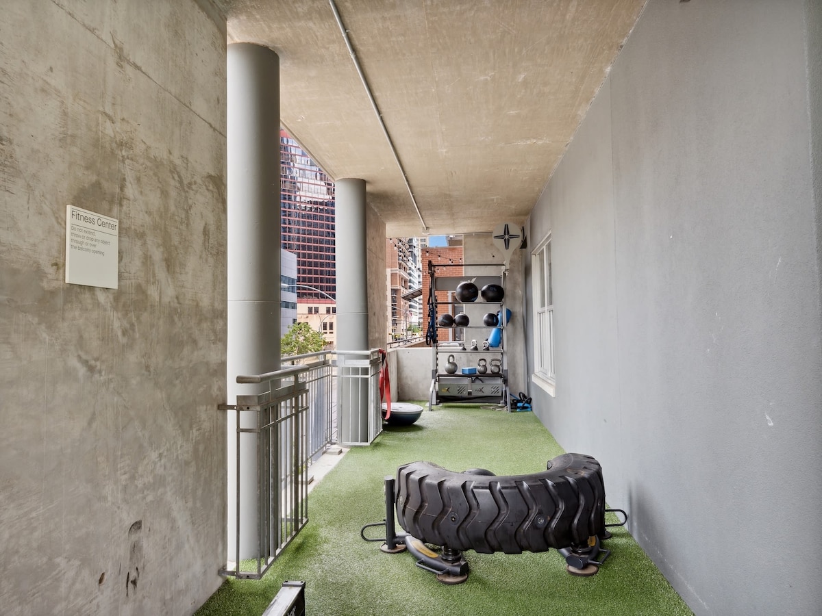 Kasa | Downtown 2BD, Gym and Pool Access | Austin