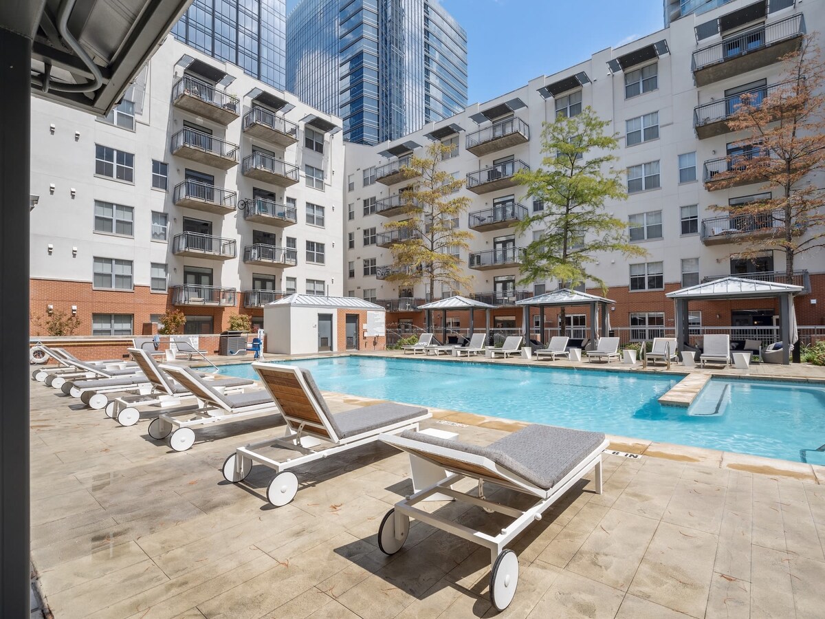 Kasa | Downtown 2BD, Gym and Pool Access | Austin