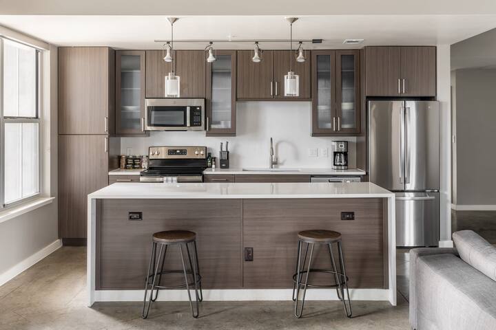 Kasa | Downtown 2BD, Gym and Pool Access | Austin gallery image 5