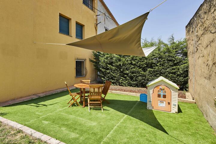 Casa rural con piscina en Cassà de la Selva gallery image 3