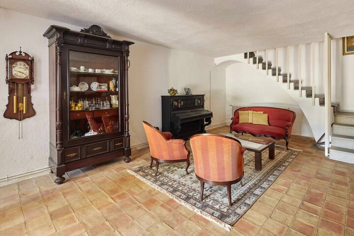 Casa rural con piscina en Cassà de la Selva gallery image 4