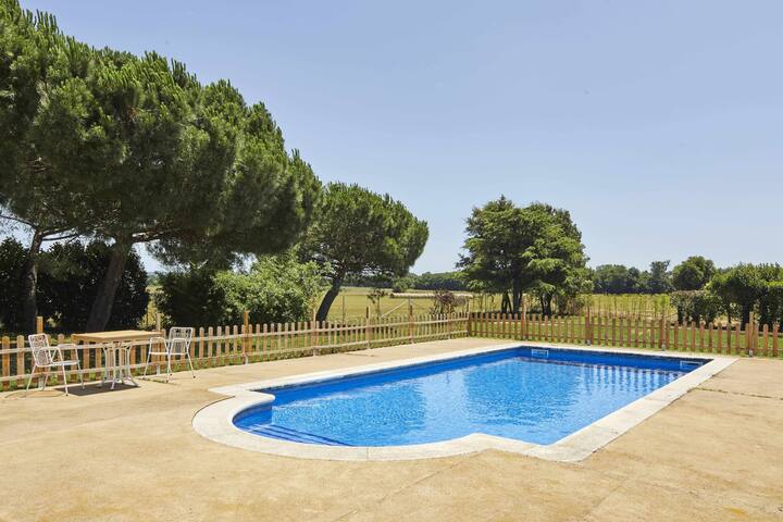 Casa rural con piscina en Cassà de la Selva