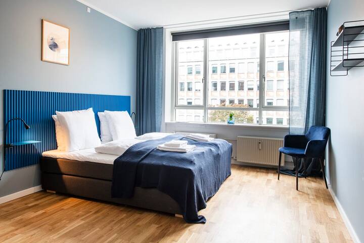 The Lakes 3BR penthouse by Daniel&Jacob’s gallery image 4