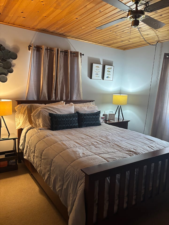 سرير رئيسي بحجم متوسط - الطابق الرئيسي