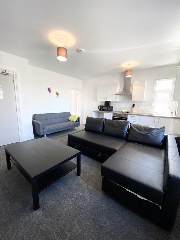 Cherry Property - Hornby Road - Lime Suite - Blackpool
