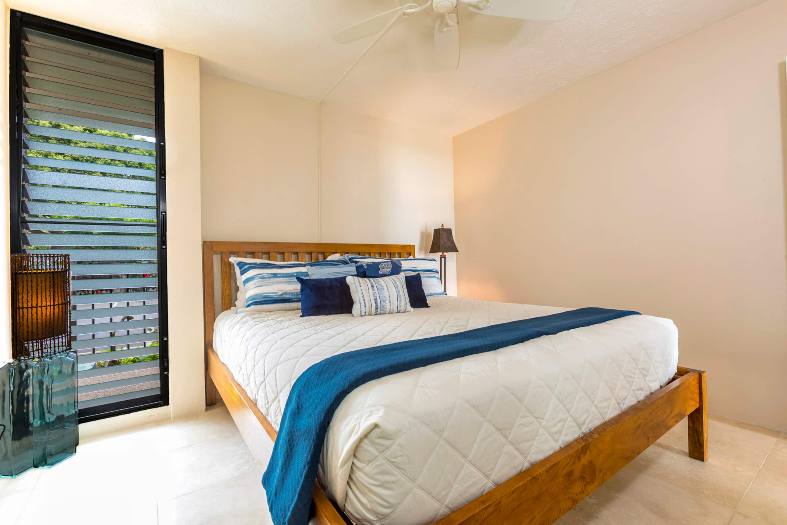 Condo in Wailuku · ★4.82 · 1 bedroom · 2 beds · 1 shared bath - Image 17