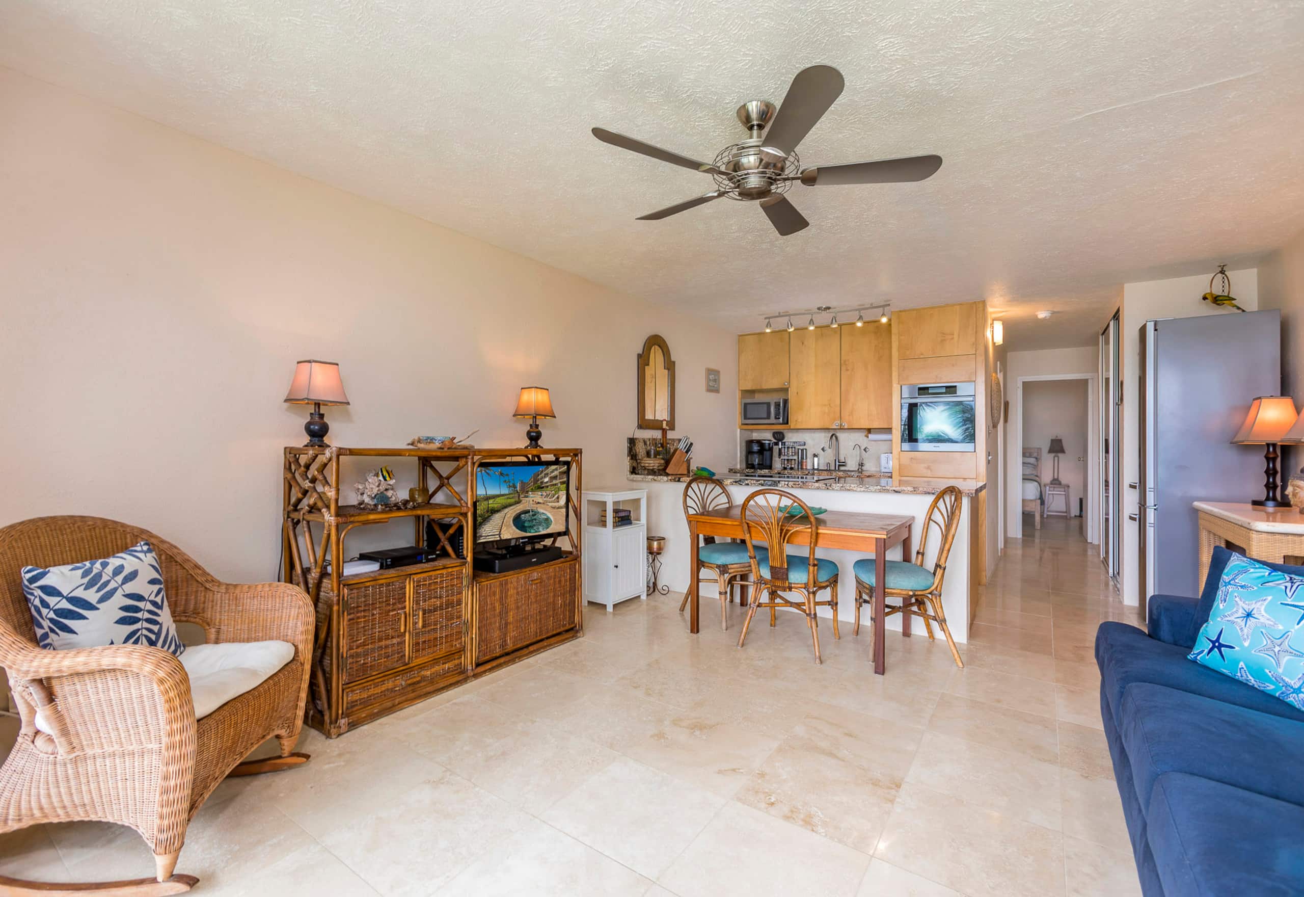 Condo in Wailuku · ★4.82 · 1 bedroom · 2 beds · 1 shared bath - Image 9