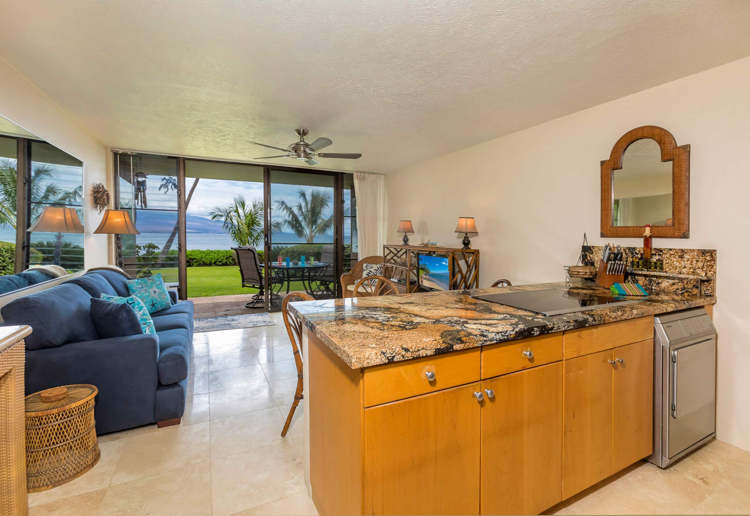 Condo in Wailuku · ★4.82 · 1 bedroom · 2 beds · 1 shared bath - Image 12