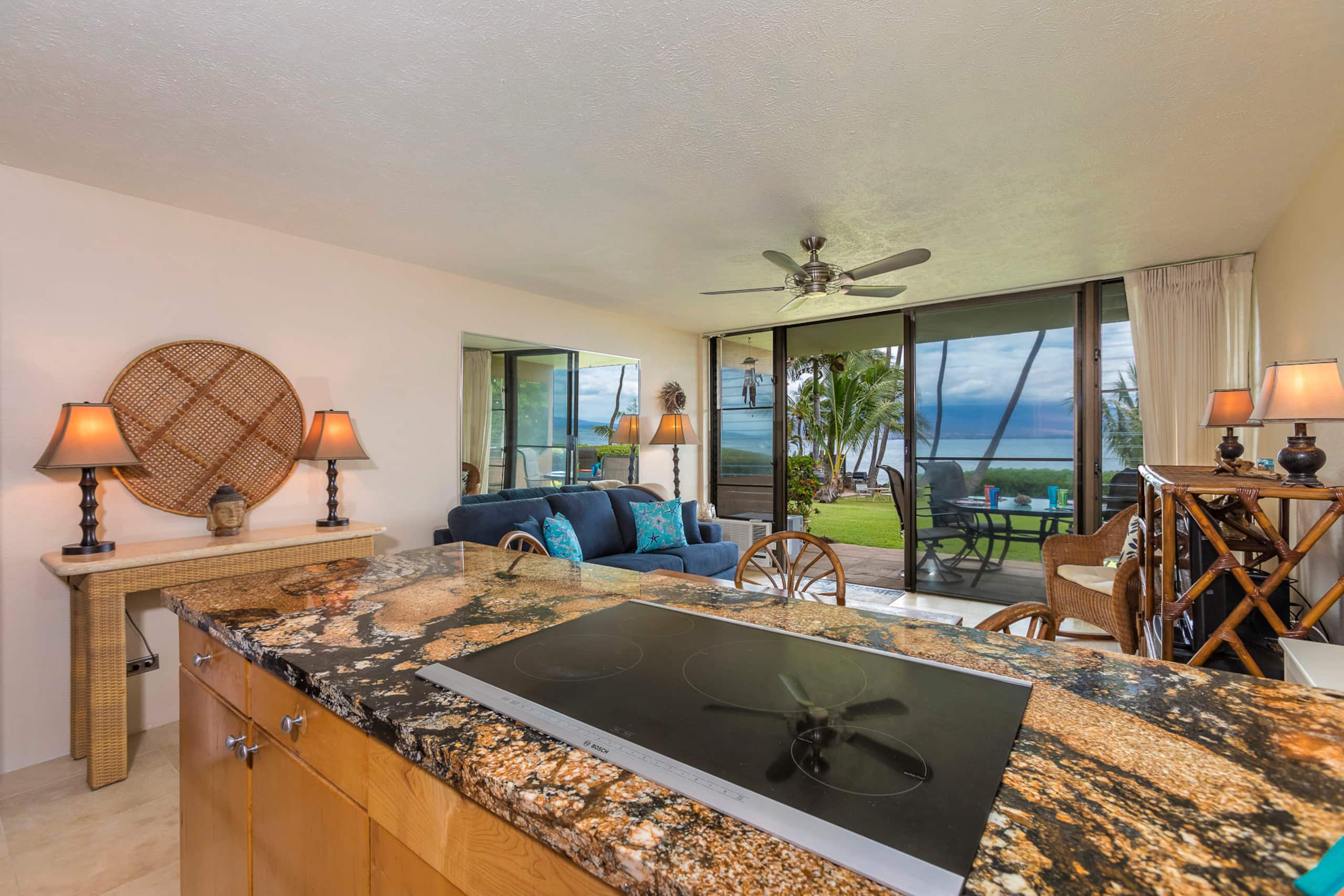 Condo in Wailuku · ★4.82 · 1 bedroom · 2 beds · 1 shared bath - Image 14