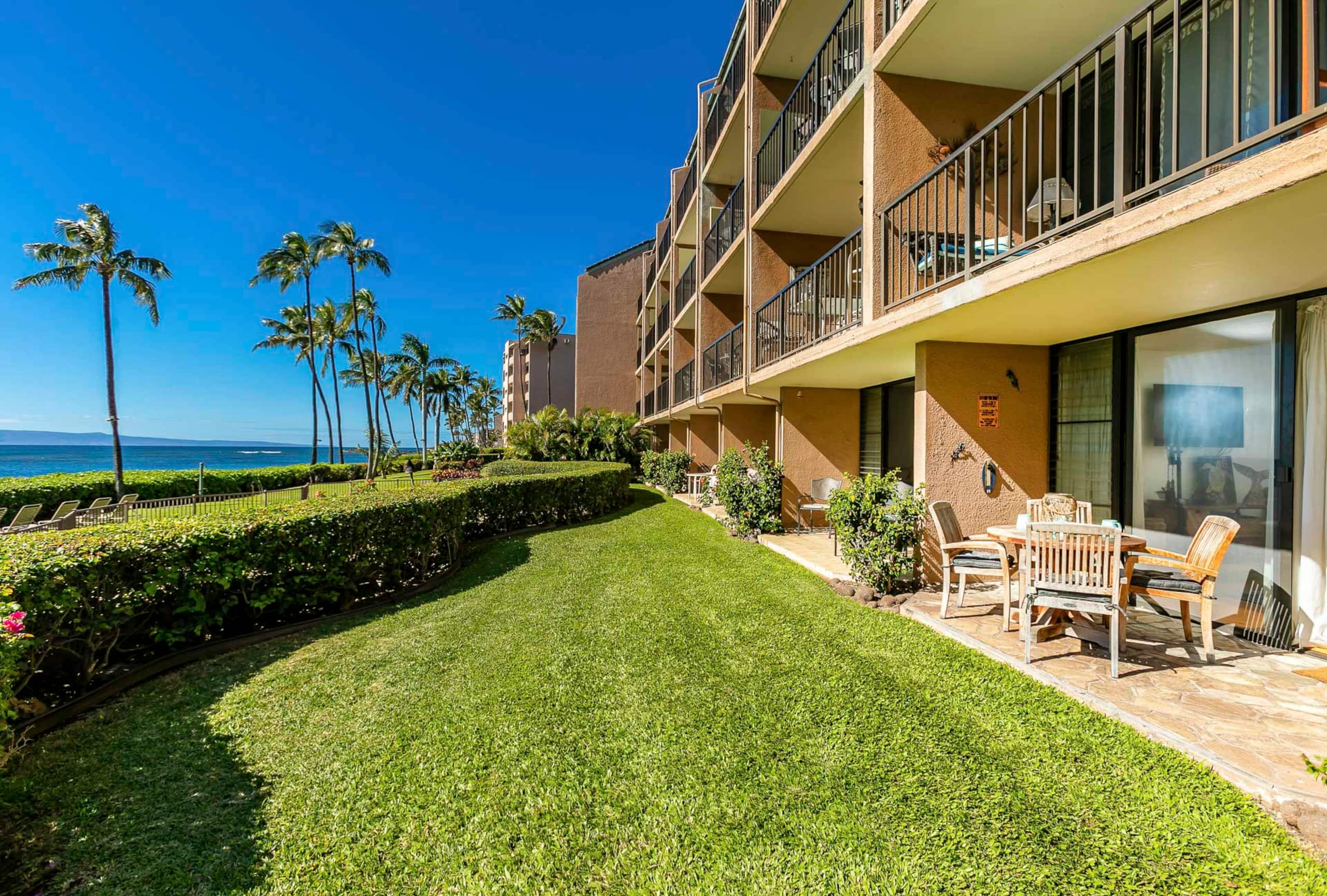 Condo in Wailuku · ★4.82 · 1 bedroom · 2 beds · 1 shared bath - Image 5