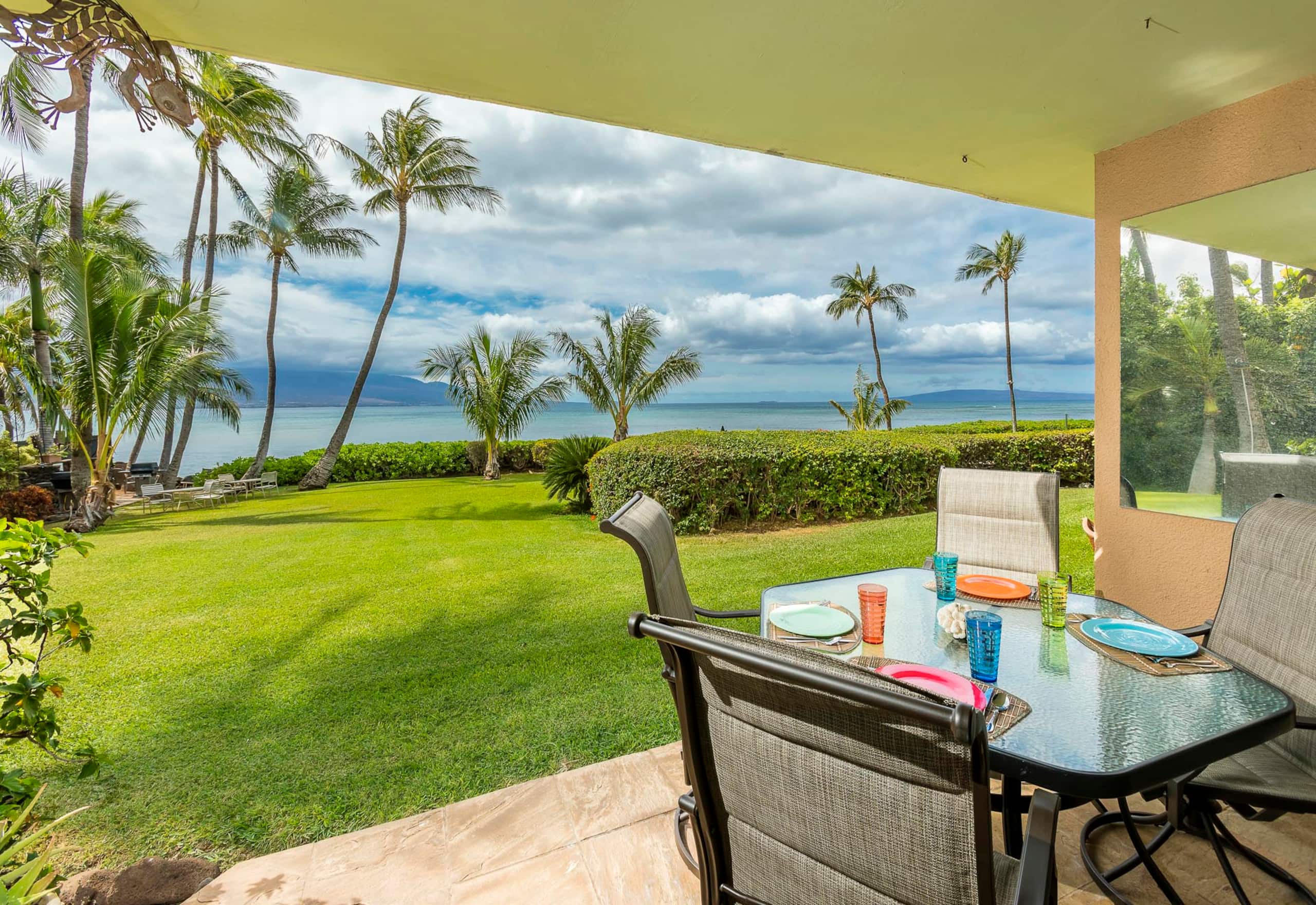Condo in Wailuku · ★4.82 · 1 bedroom · 2 beds · 1 shared bath - Image 1